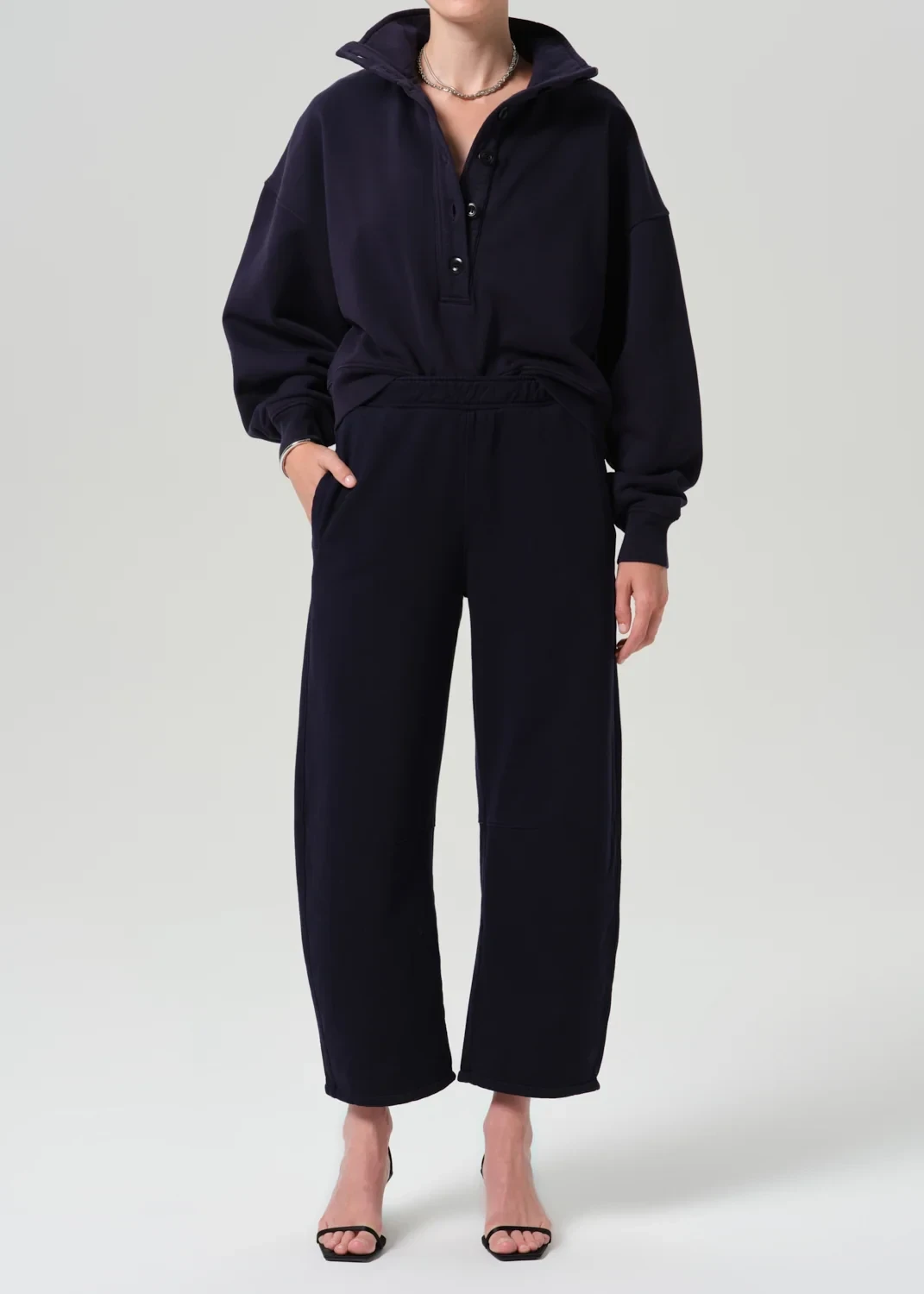 Miro Sweatpant in Navy
