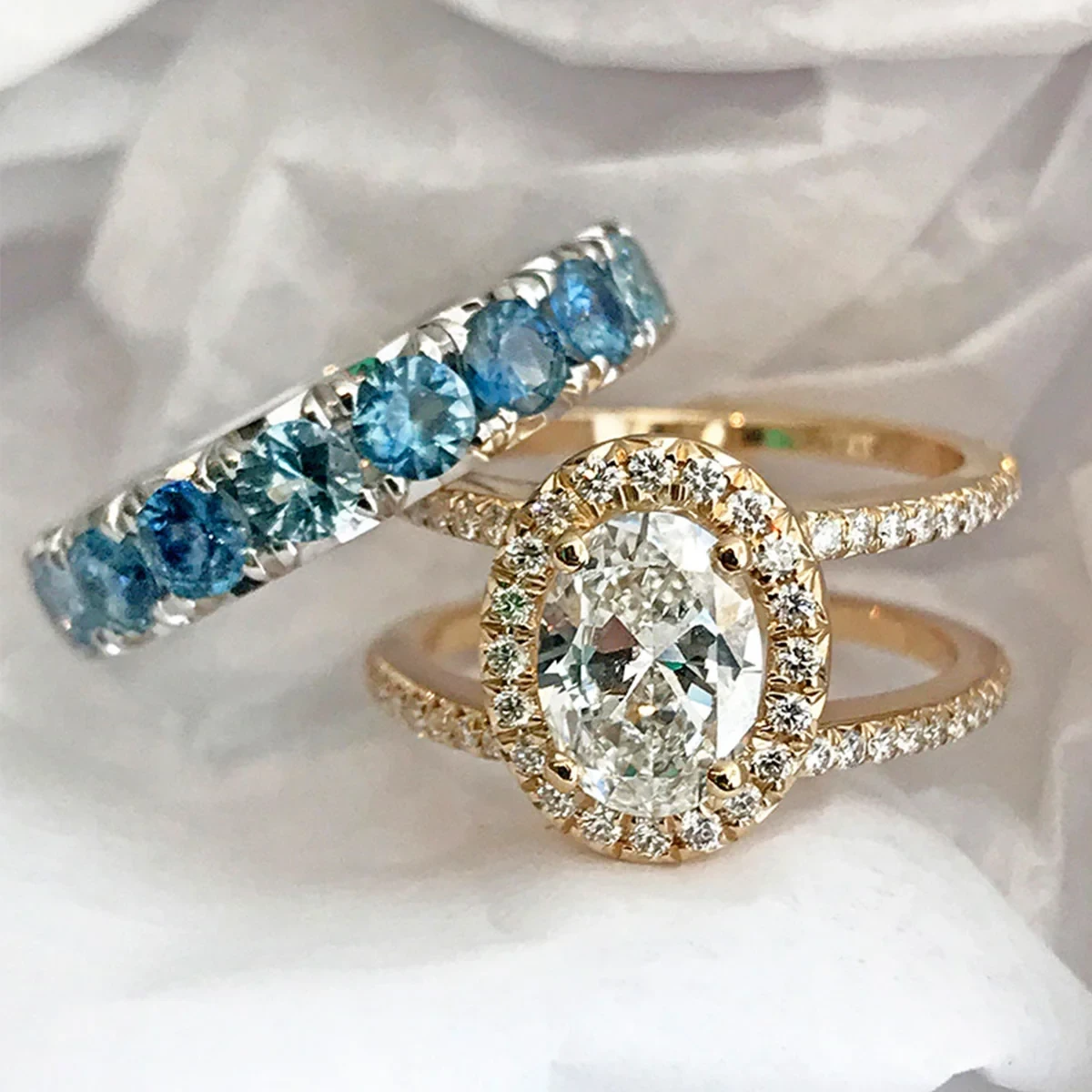 Attelage Ring - Yellow Gold & White Diamond Oval