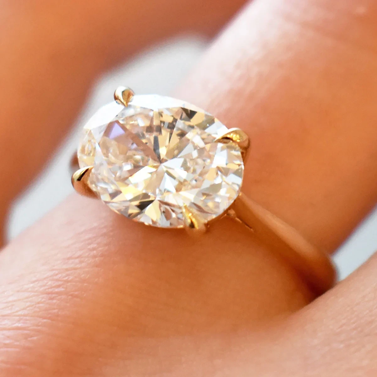 Bea Solitaire Ring - Yellow Gold & White Diamond