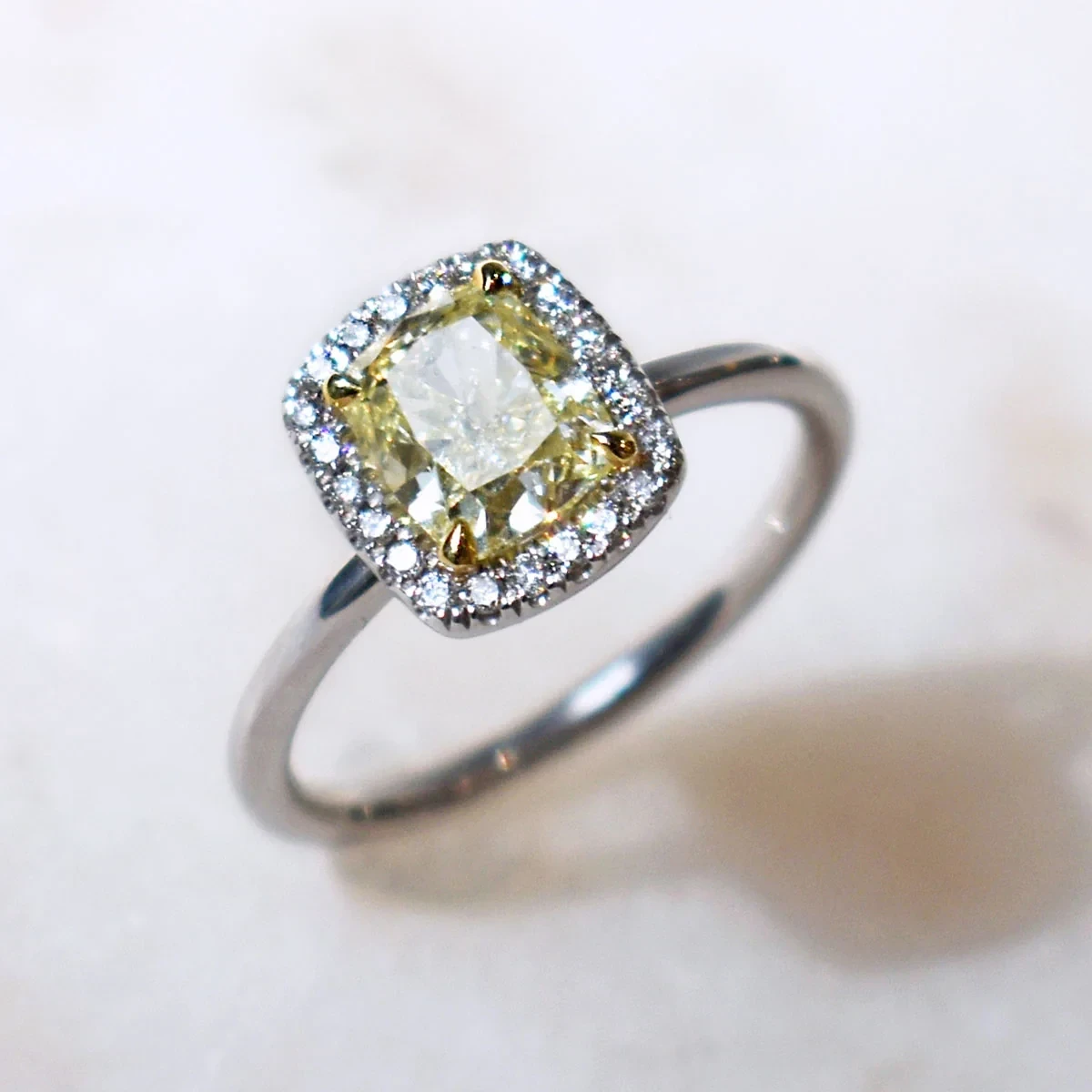 Eleonore Ring - White Gold & Yellow Diamond