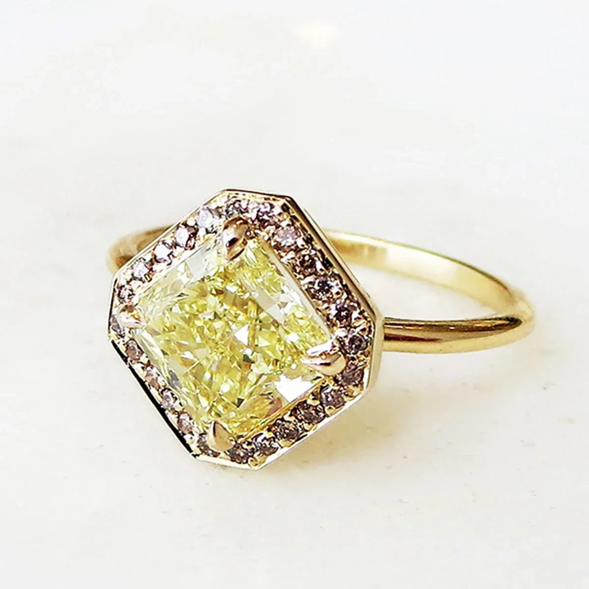 Rosette Ring - Yellow Gold & Yellow Diamond