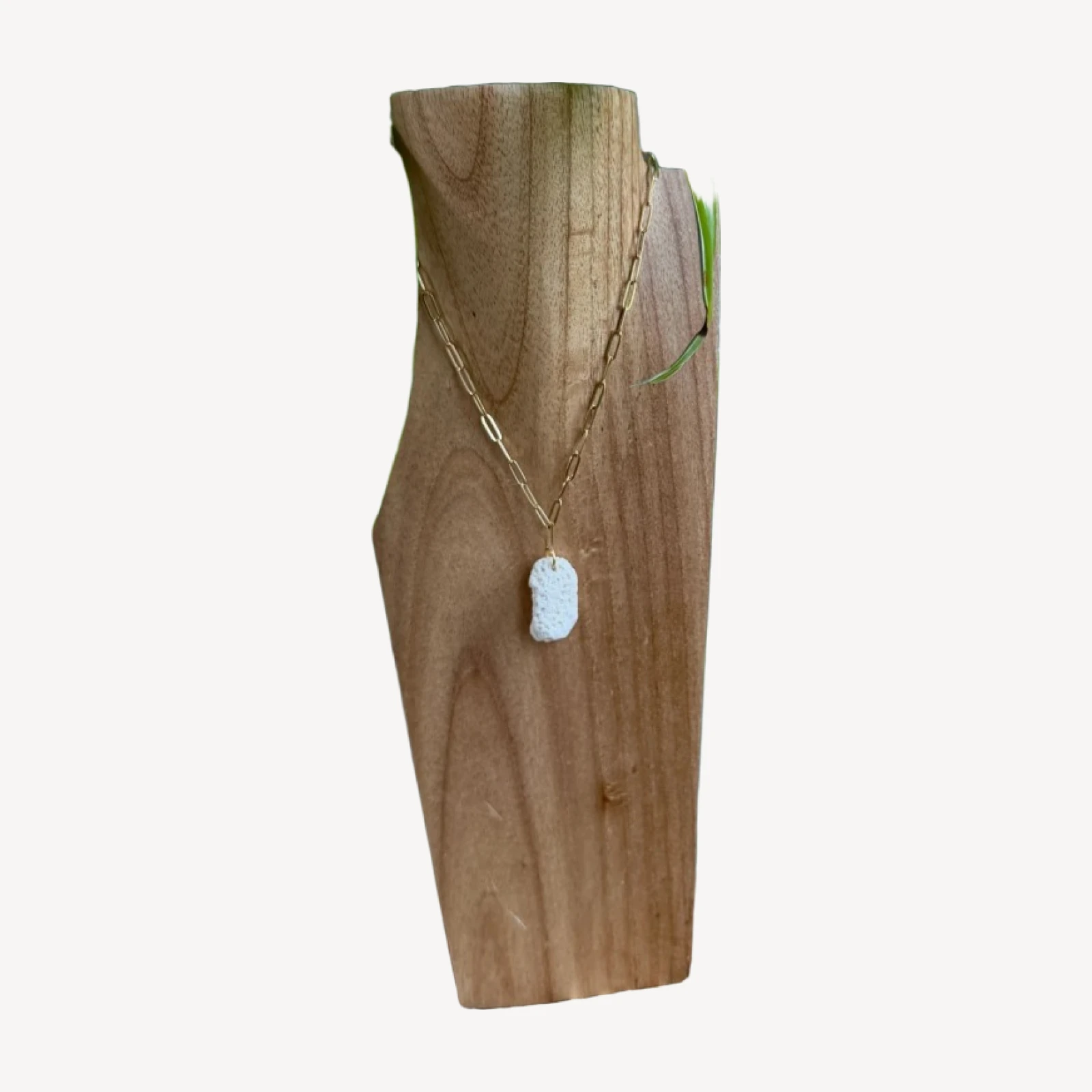 The Dinghy Necklace