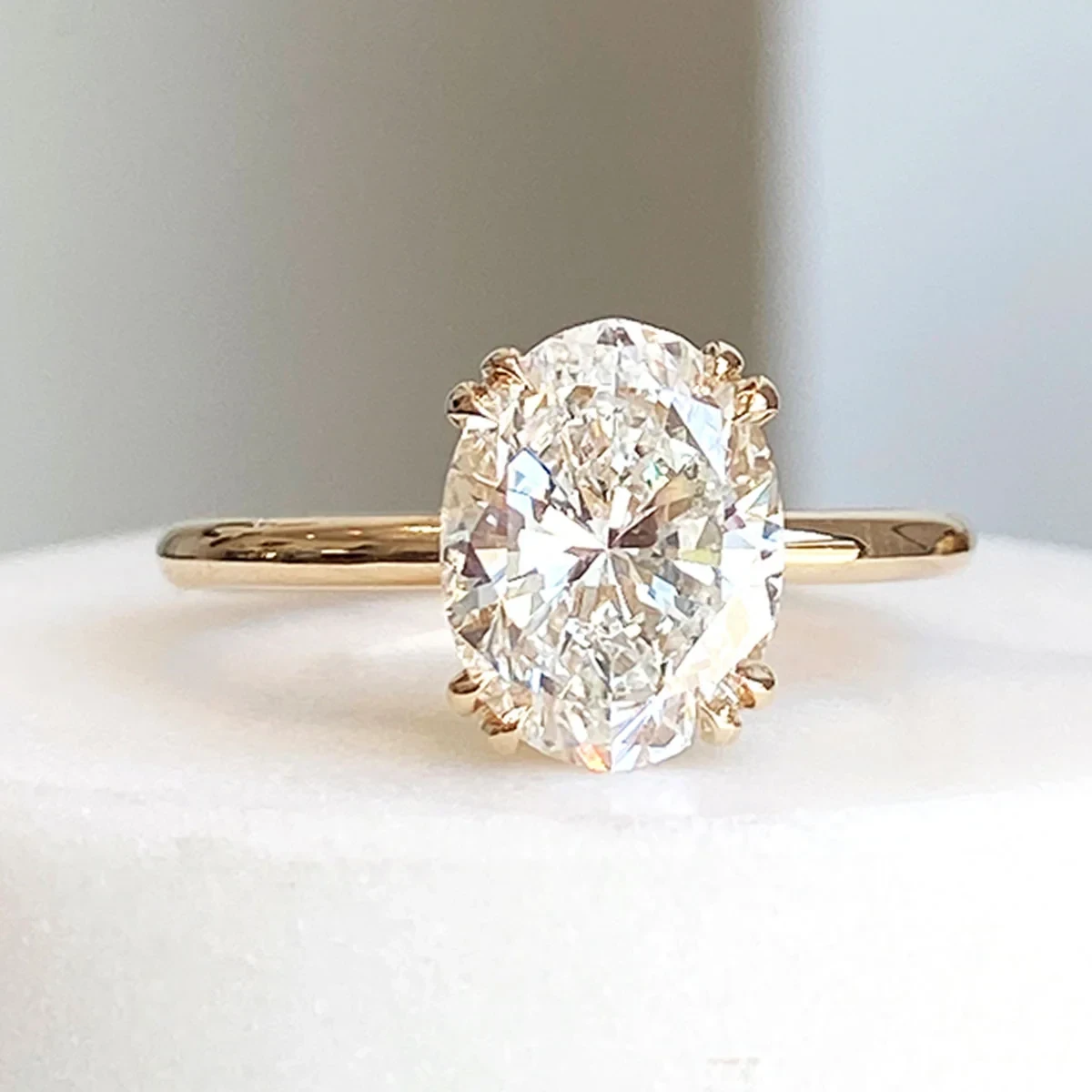 Eleonore Delicate Solitaire Ring - Yellow Gold & Brilliant White Diamond