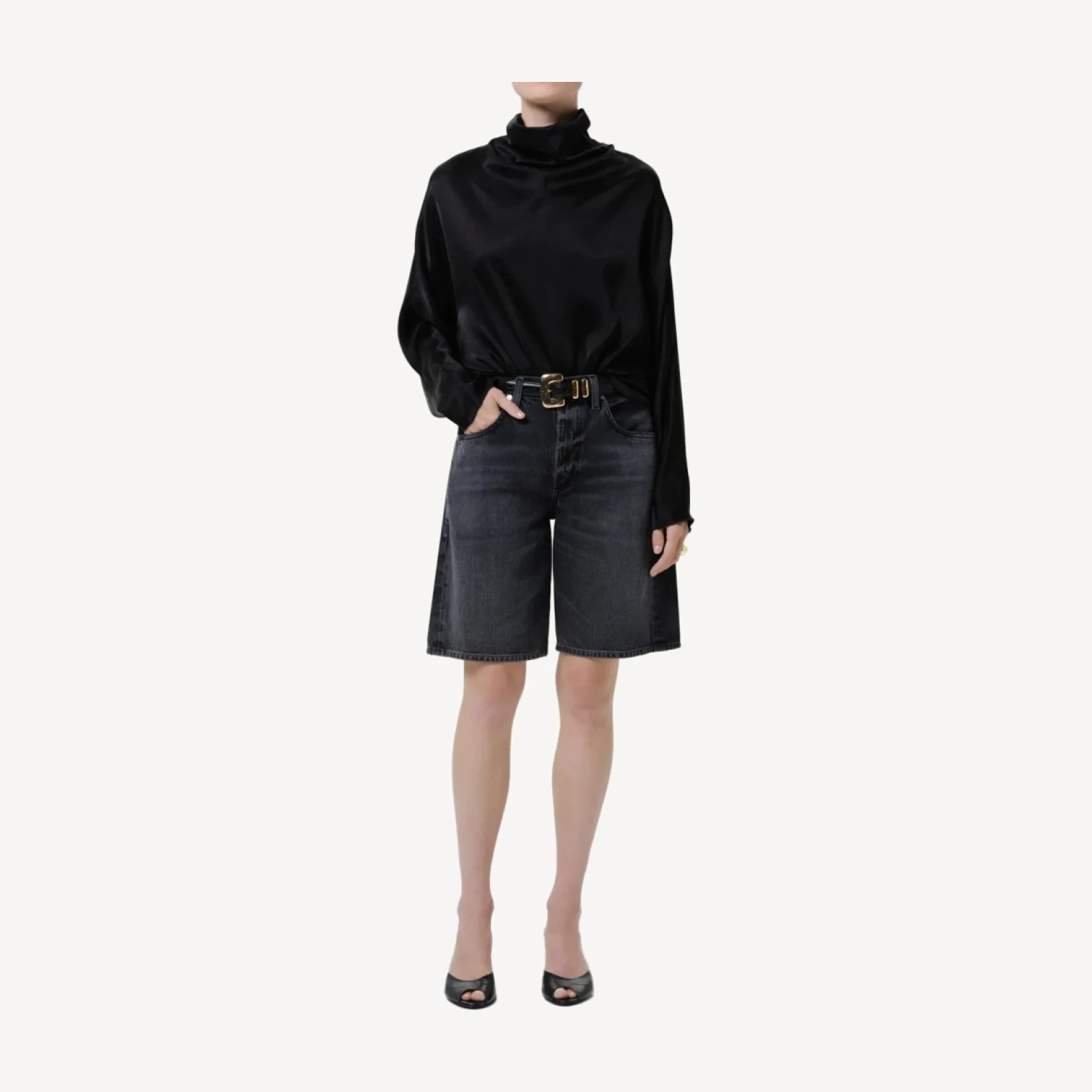 Court Short in Vintage Black
