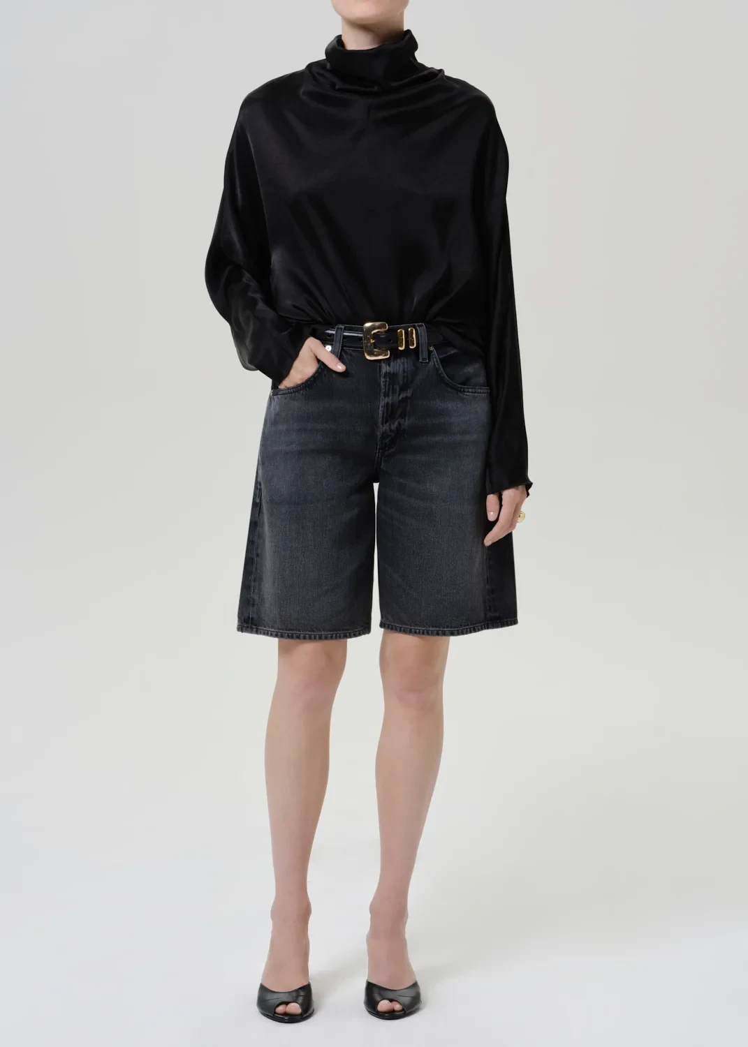 Court Short in Vintage Black