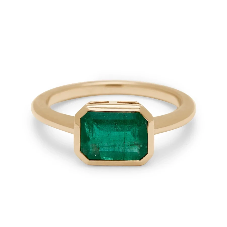 Bezel Rosette Ring East/West - Yellow Gold & Emerald (1.54ct)