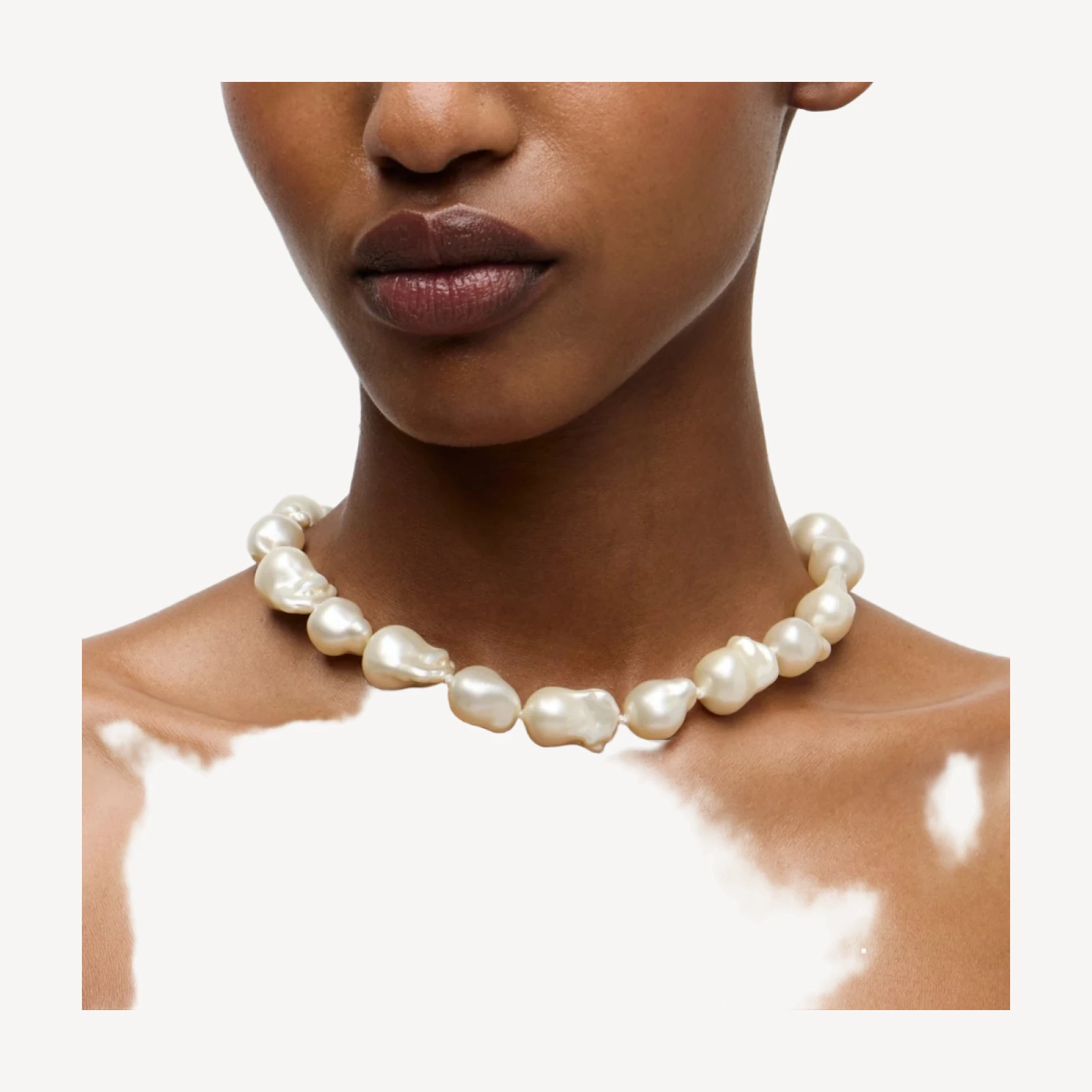 Baroque pearl necklace