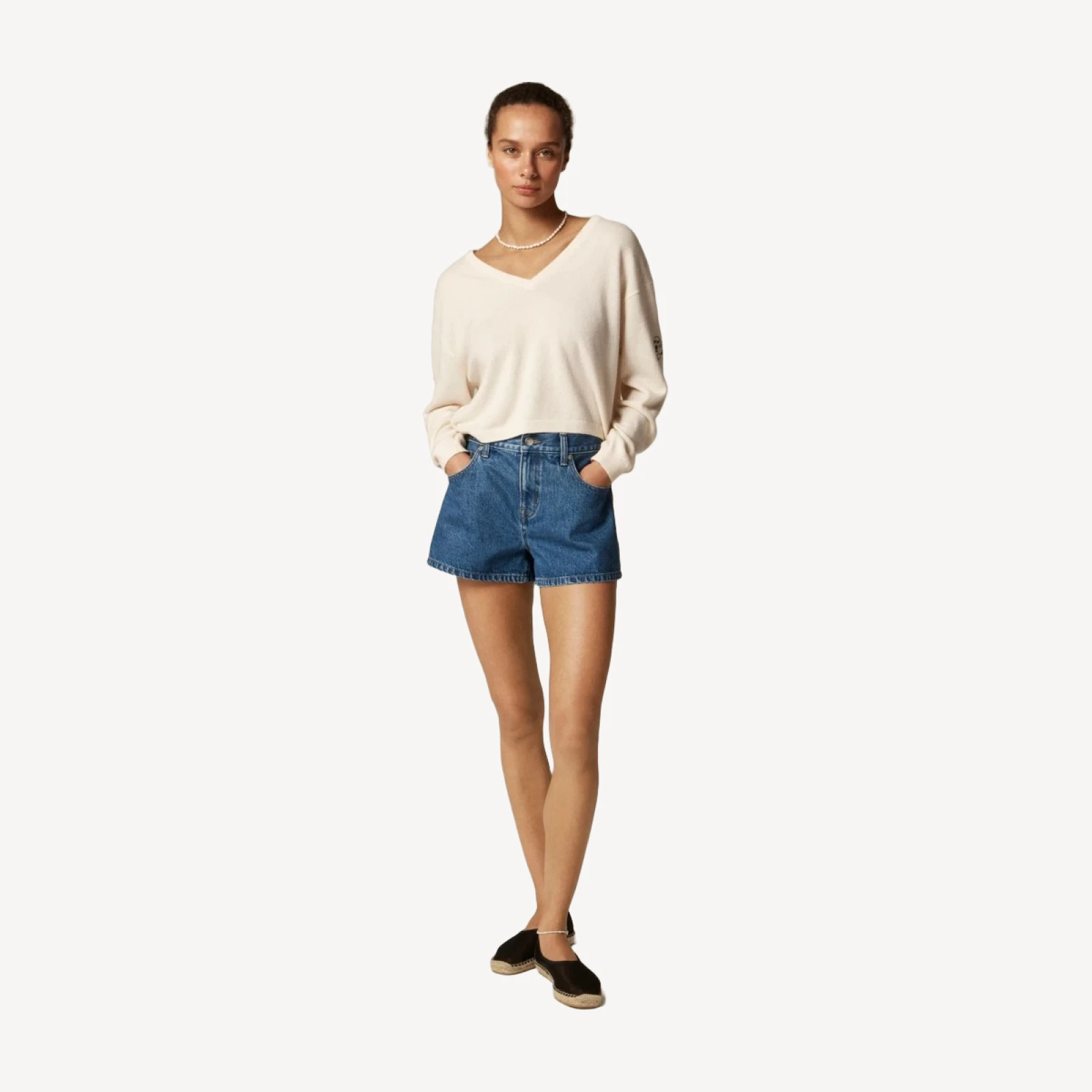 Cashmere relaxed cropped V-neck sweater