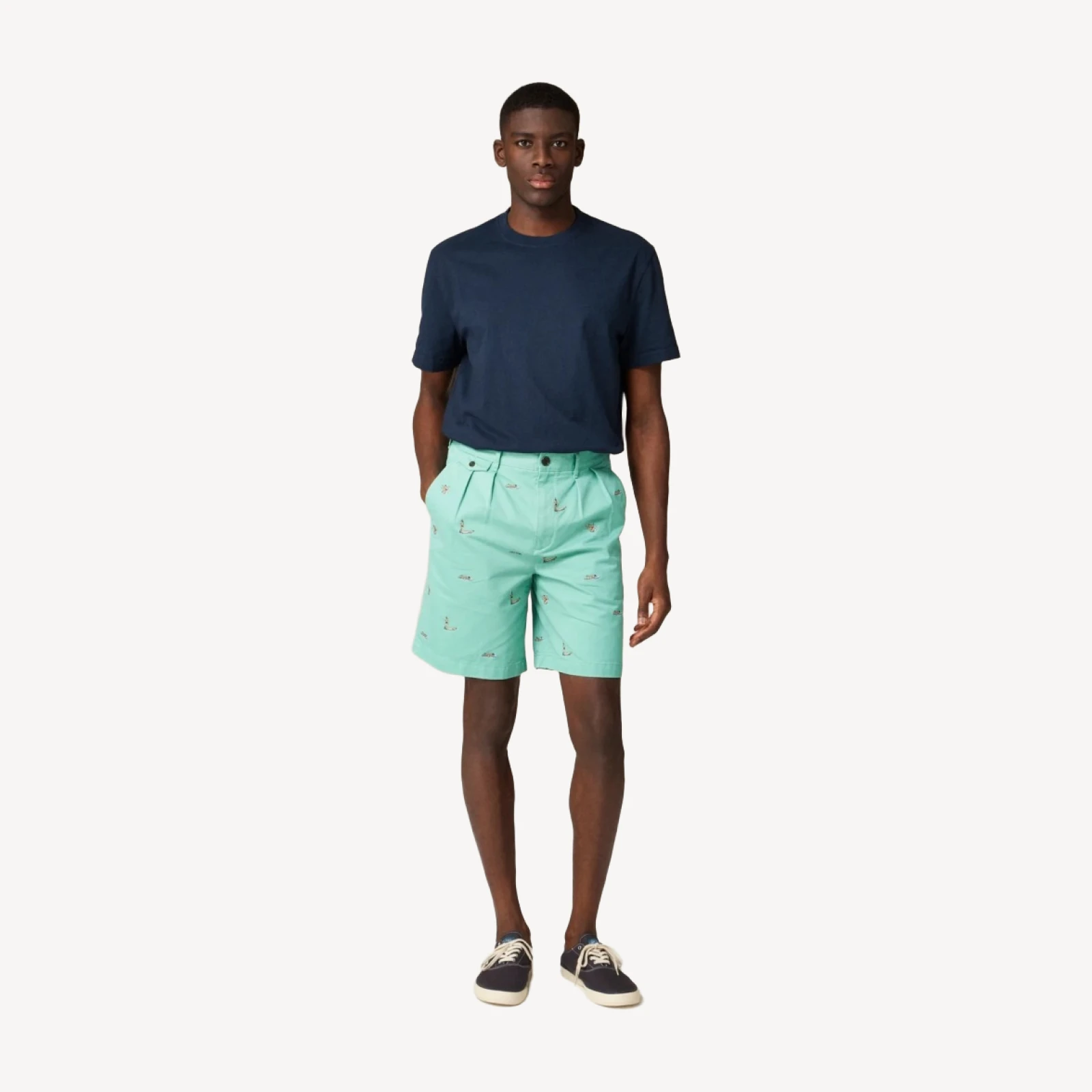 BEAMS PLUS X J.Crew 8.5'' pleated chino short with surfer embroidery