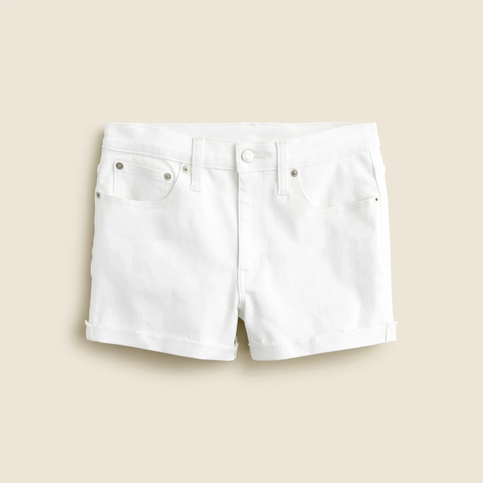 Mid-rise denim short in white
