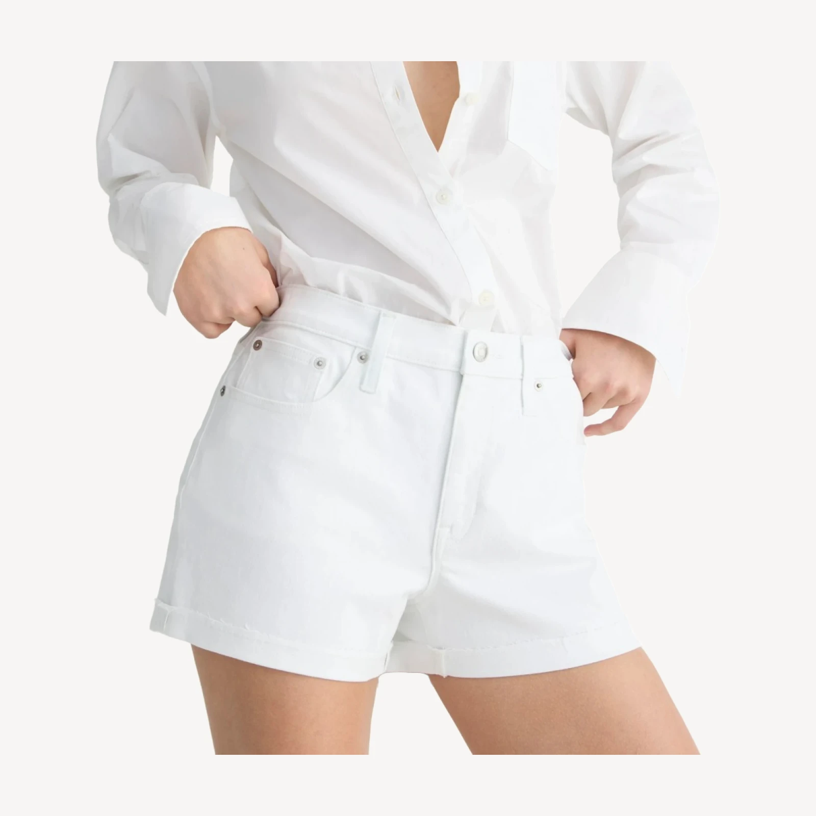 Mid-rise denim short in white