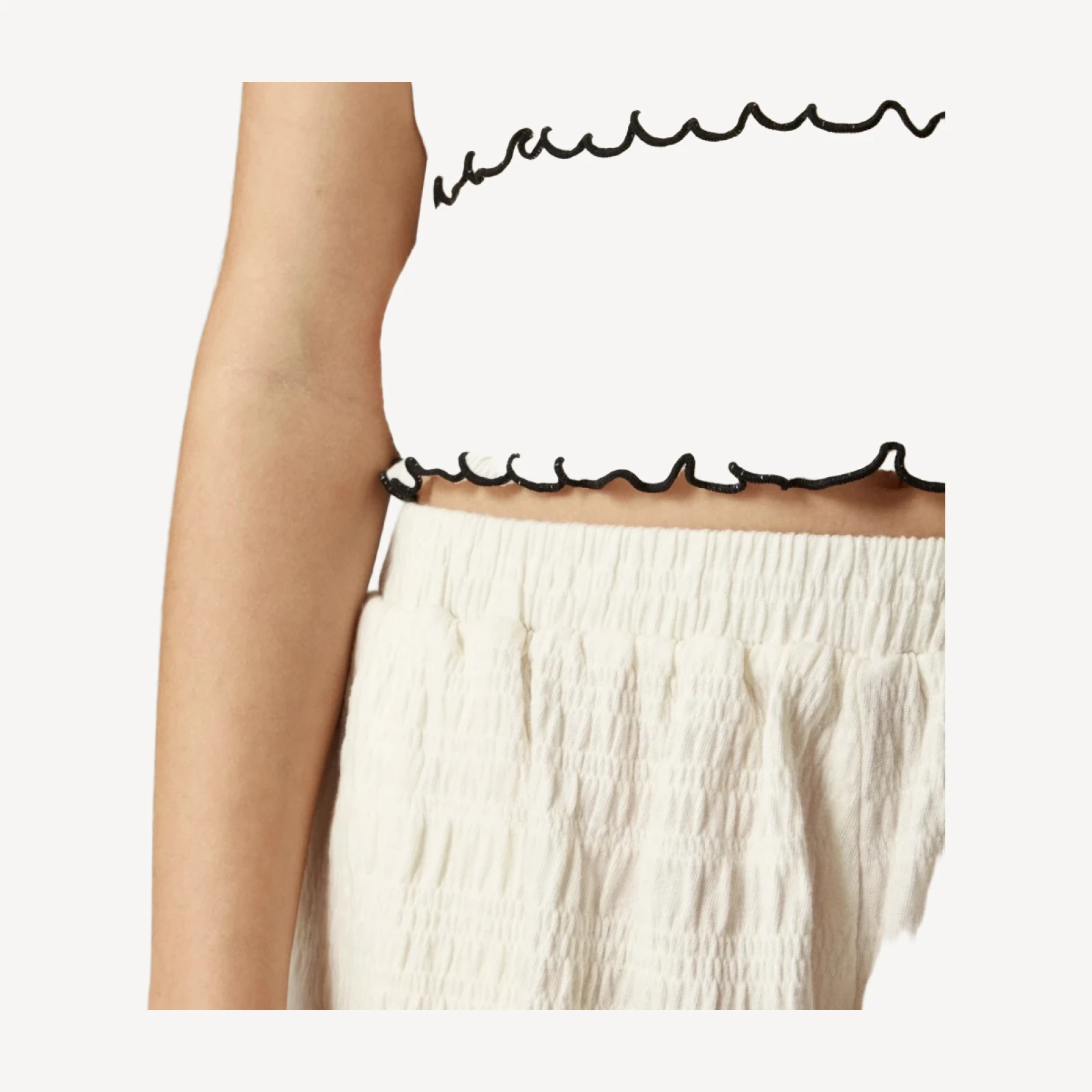 Girls' smocked lettuce-edge short in crinkled jersey