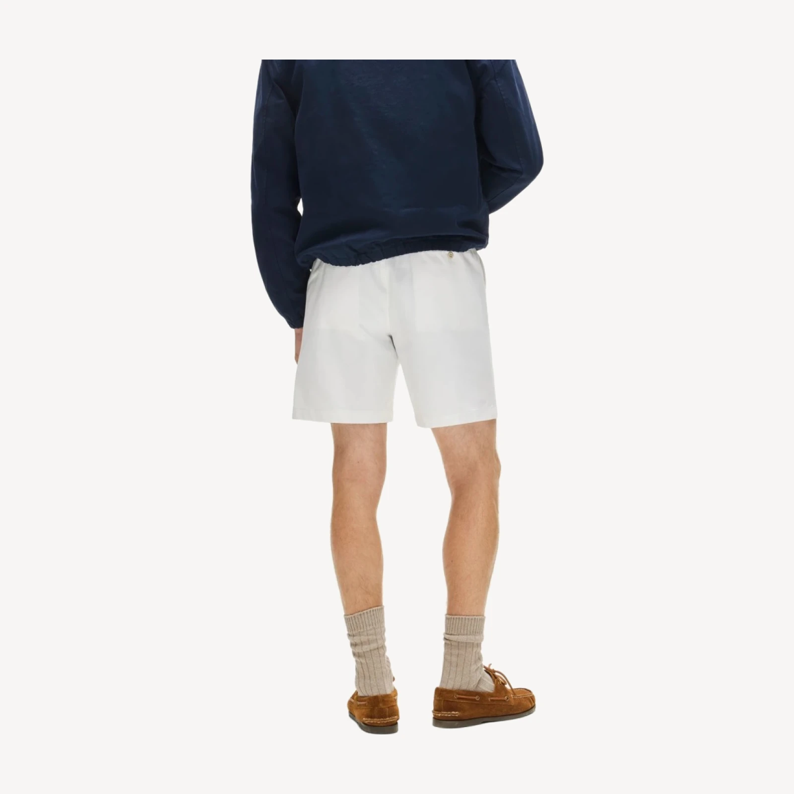 8" Classic chino short