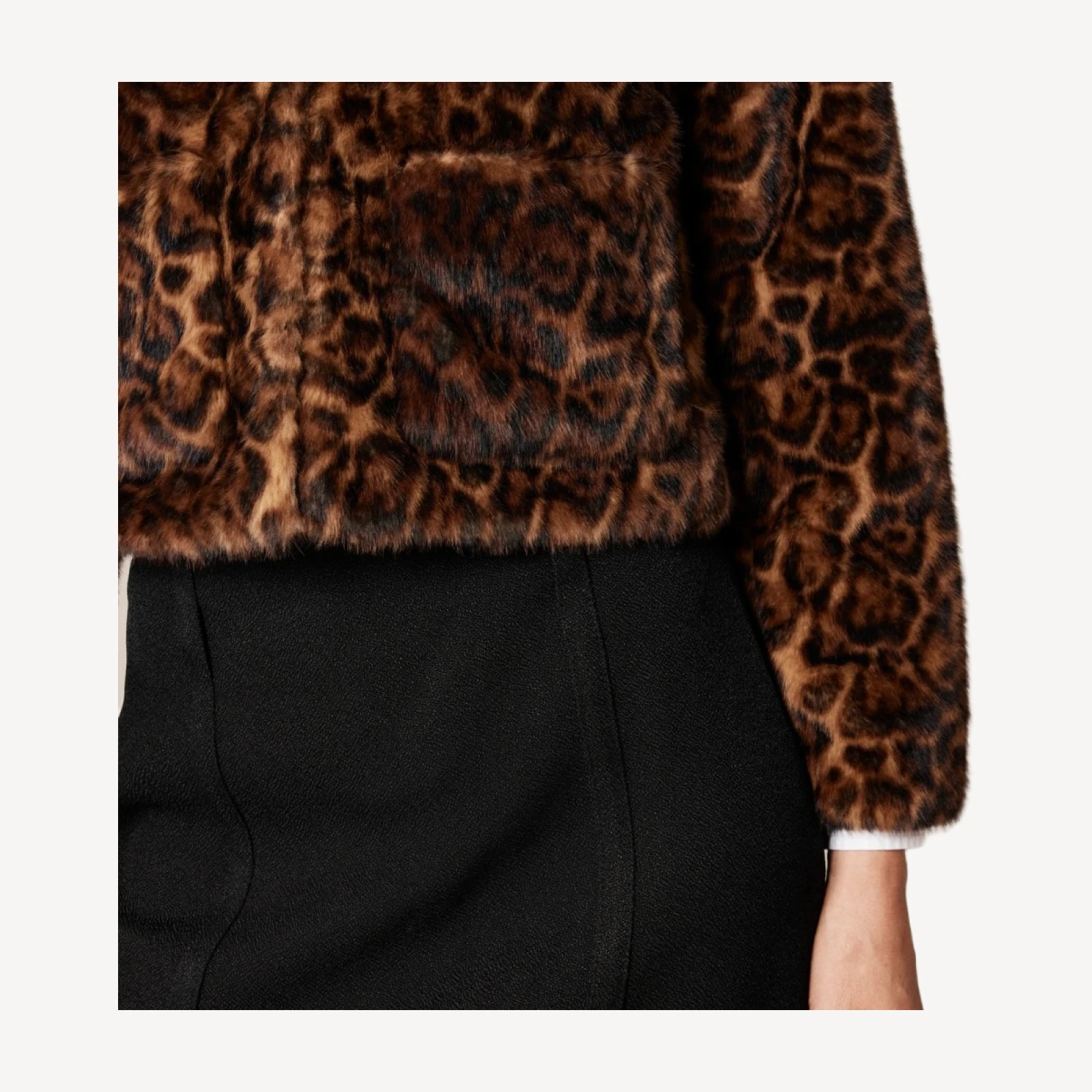 Faux-fur lady jacket in leopard print