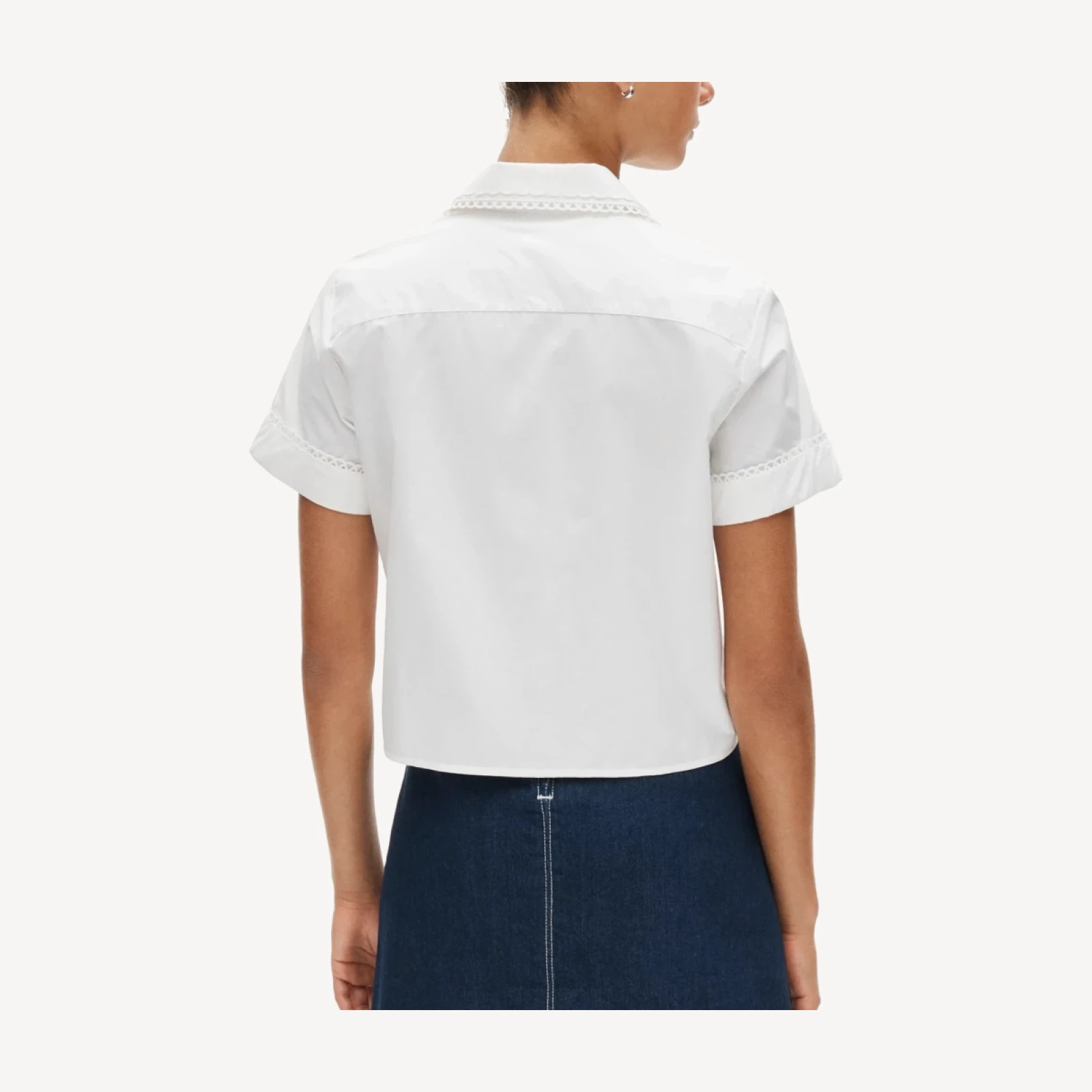 Gamine scallop-trim button-up shirt
