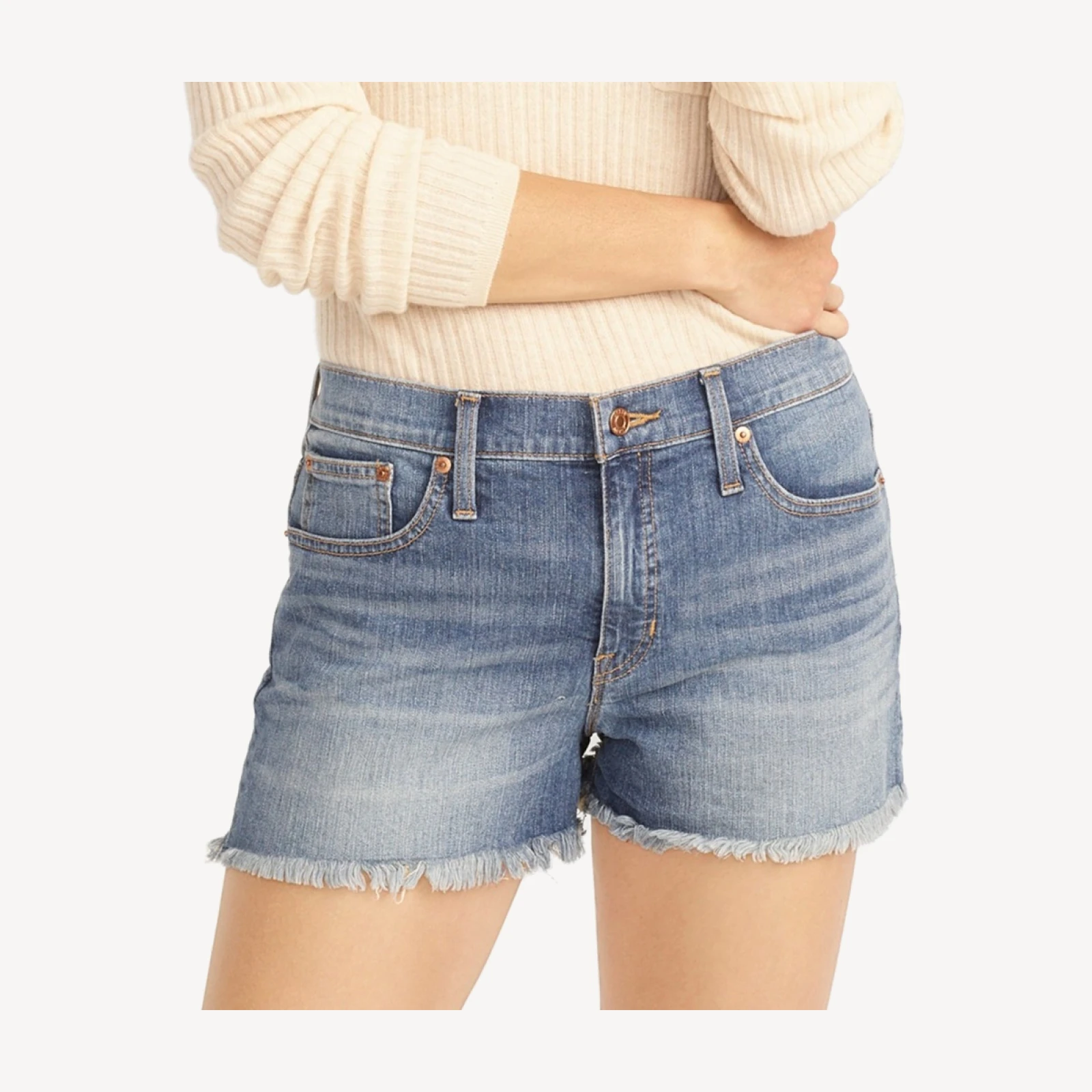Mid-rise denim short in Squash wash