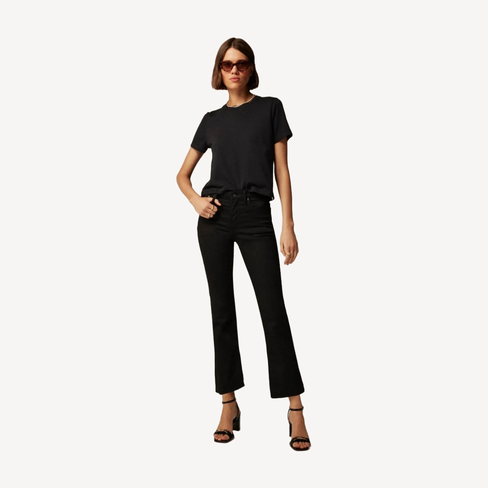 Mid-rise kickout jean