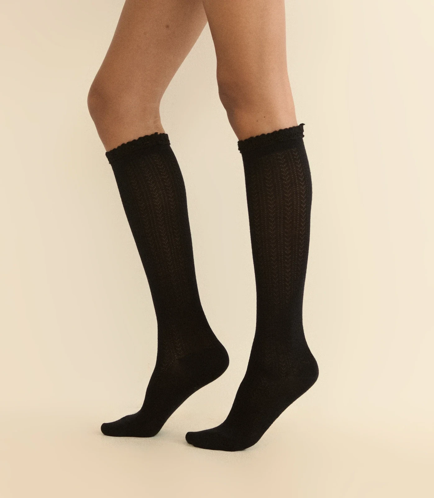 COLLÉGIEN POINTELLE KNEE HIGH SOCK -- NOIR DE CHARBON