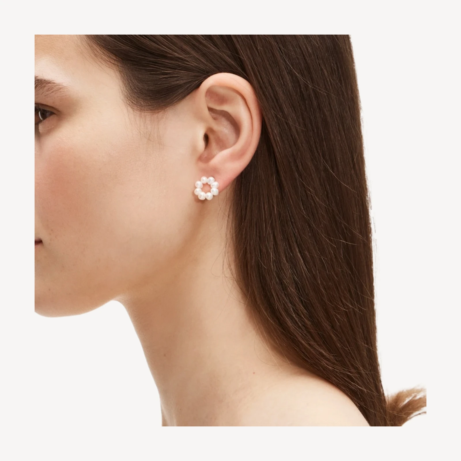 Floral pearl studs