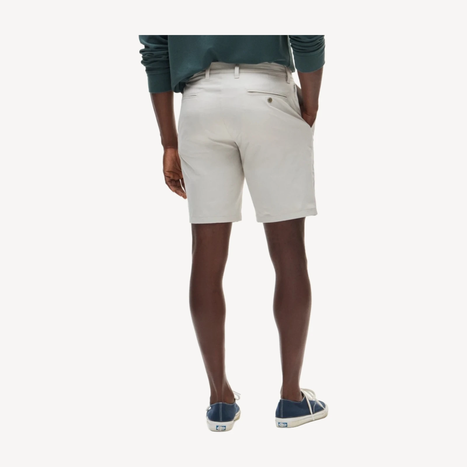 9" tech short