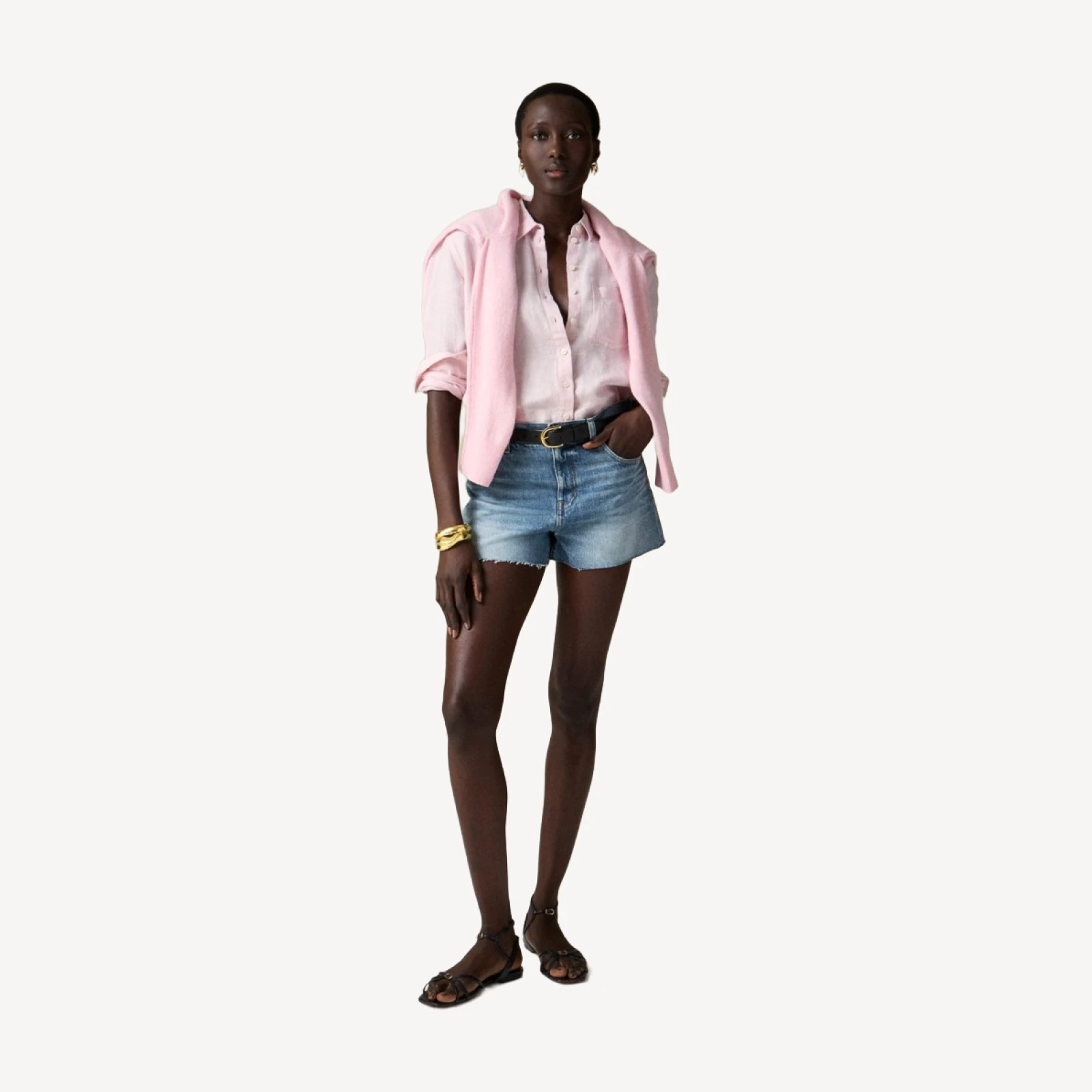 Low-rise frayed denim short