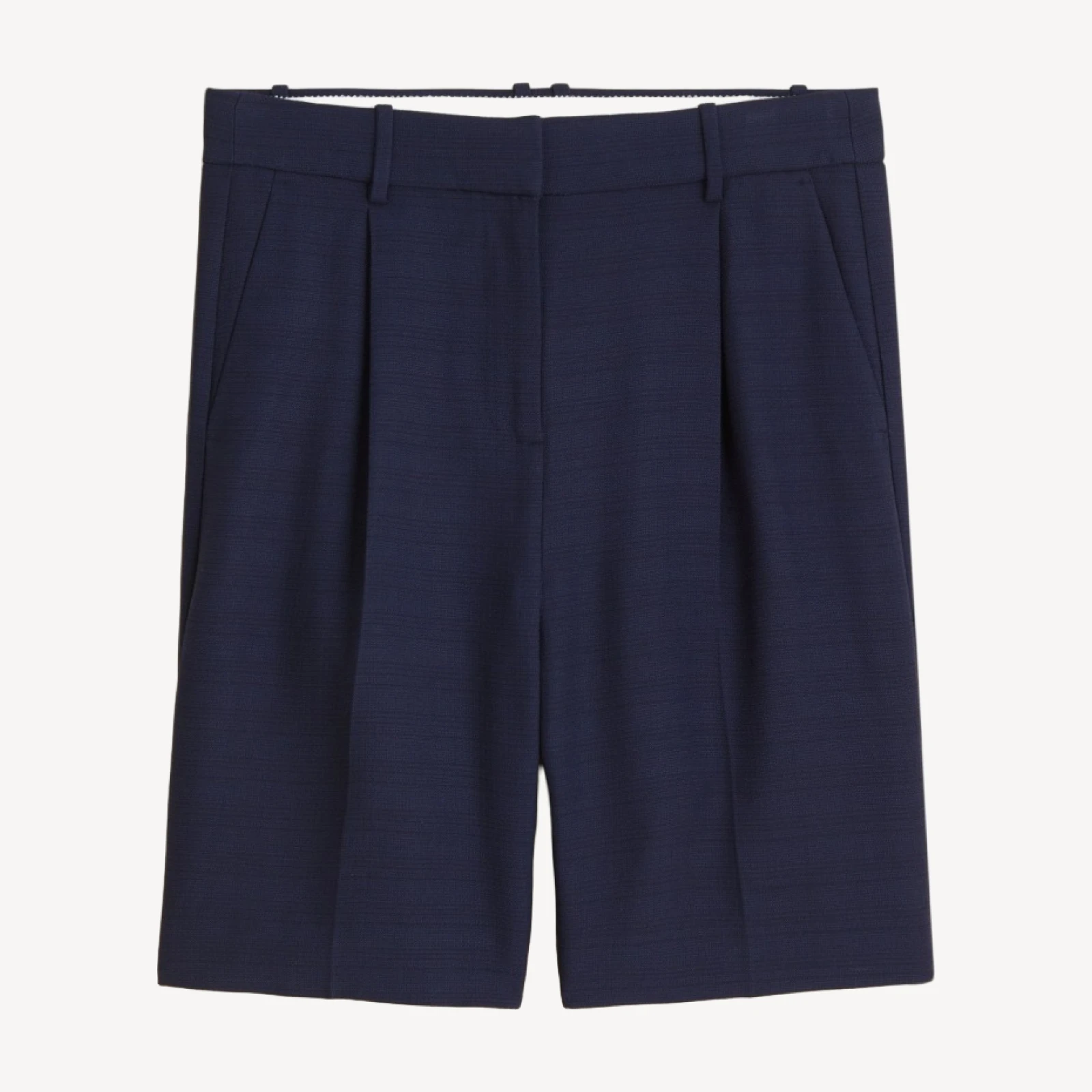 Pleated trouser short in luster canvas