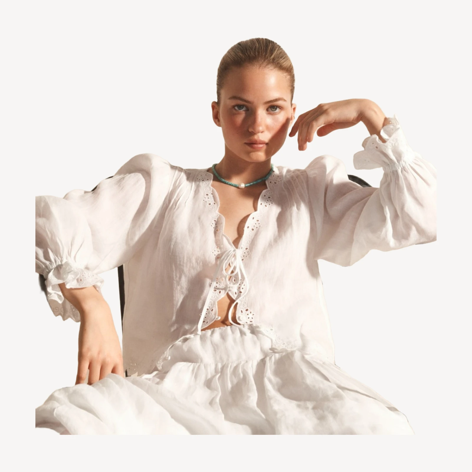 Scallop-trim tie-front top in ramie