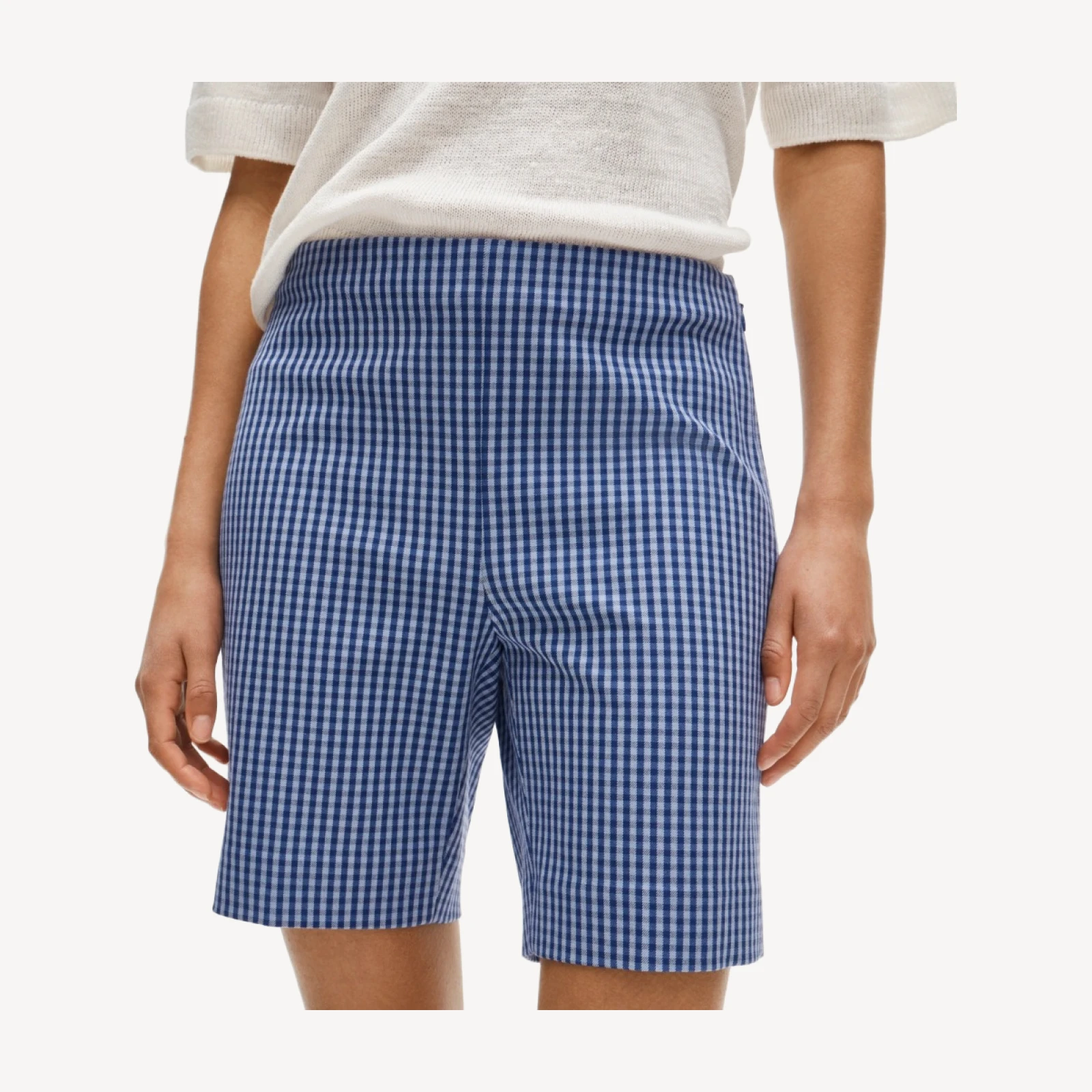 Bermuda short in bi-stretch cotton blend