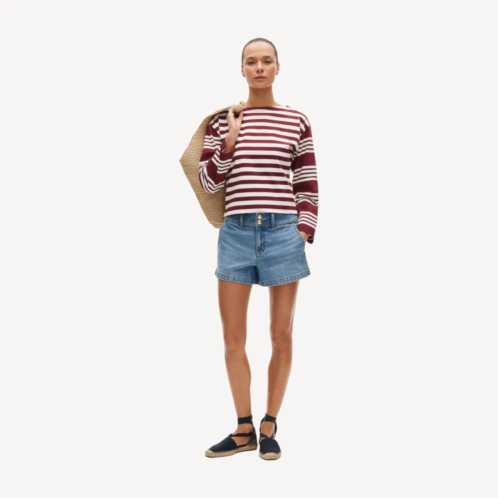 Denim short with stacked buttons