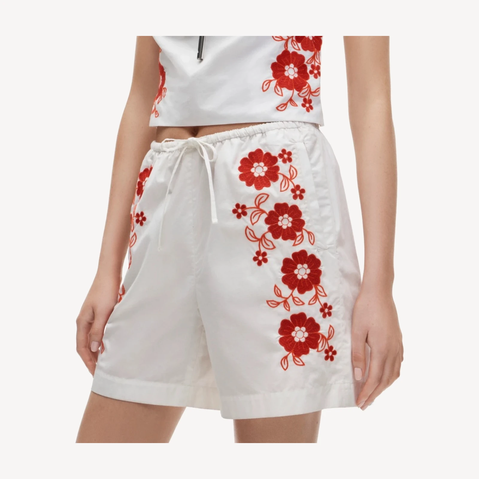 Cosmo short in embroidered floral cotton poplin