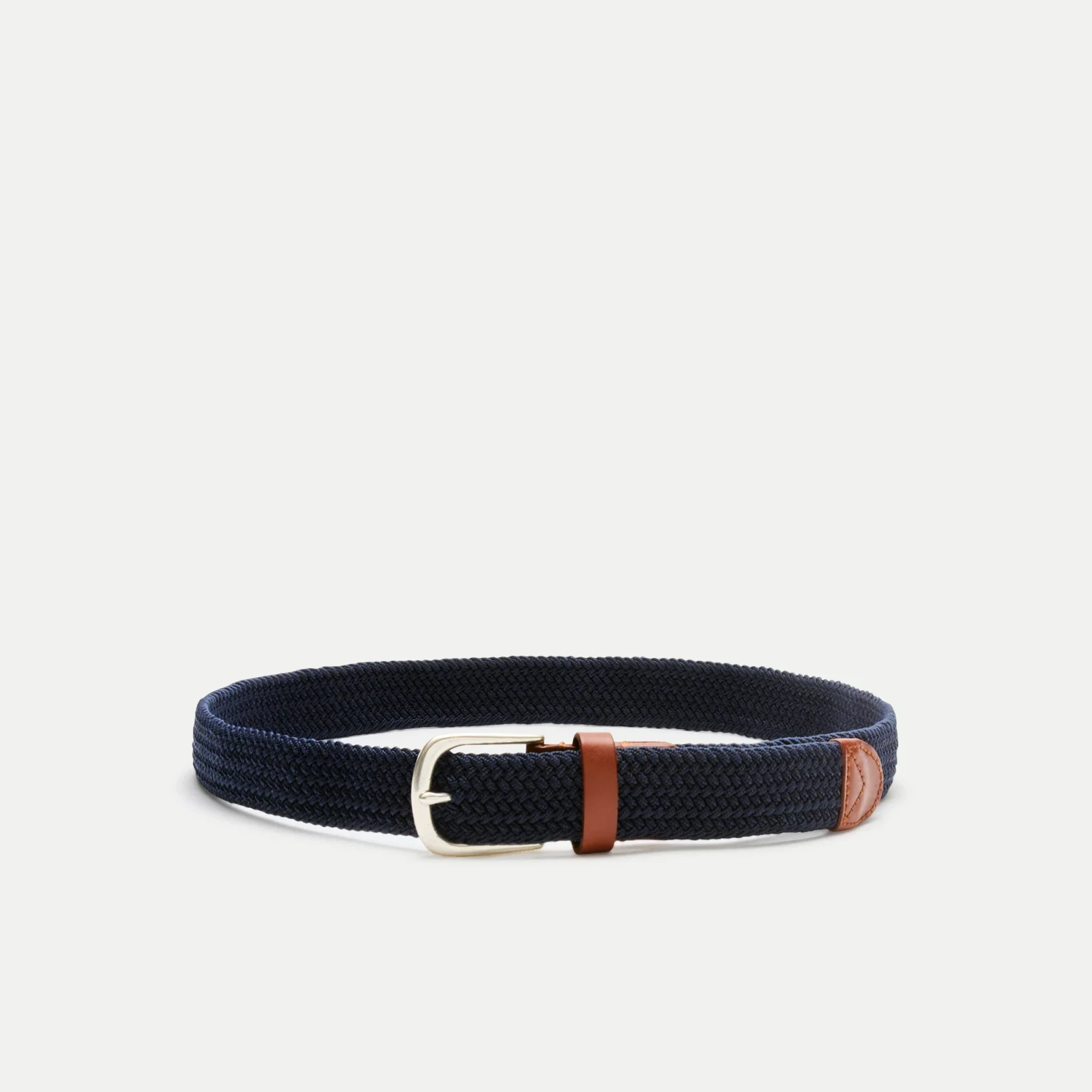 Woven elastic belt with round buckle