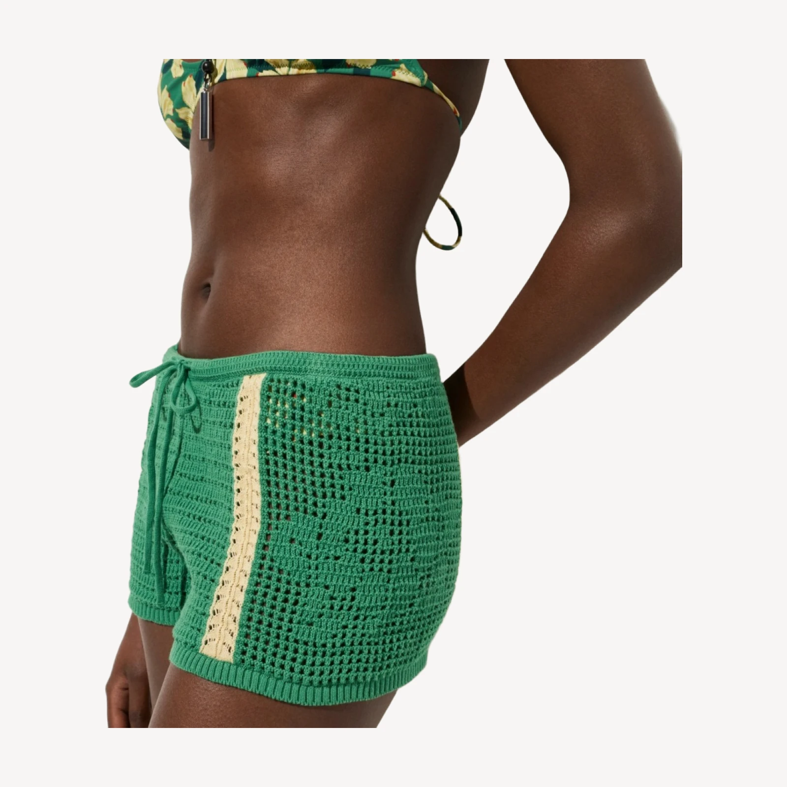 Crocheted short with contrast stripe