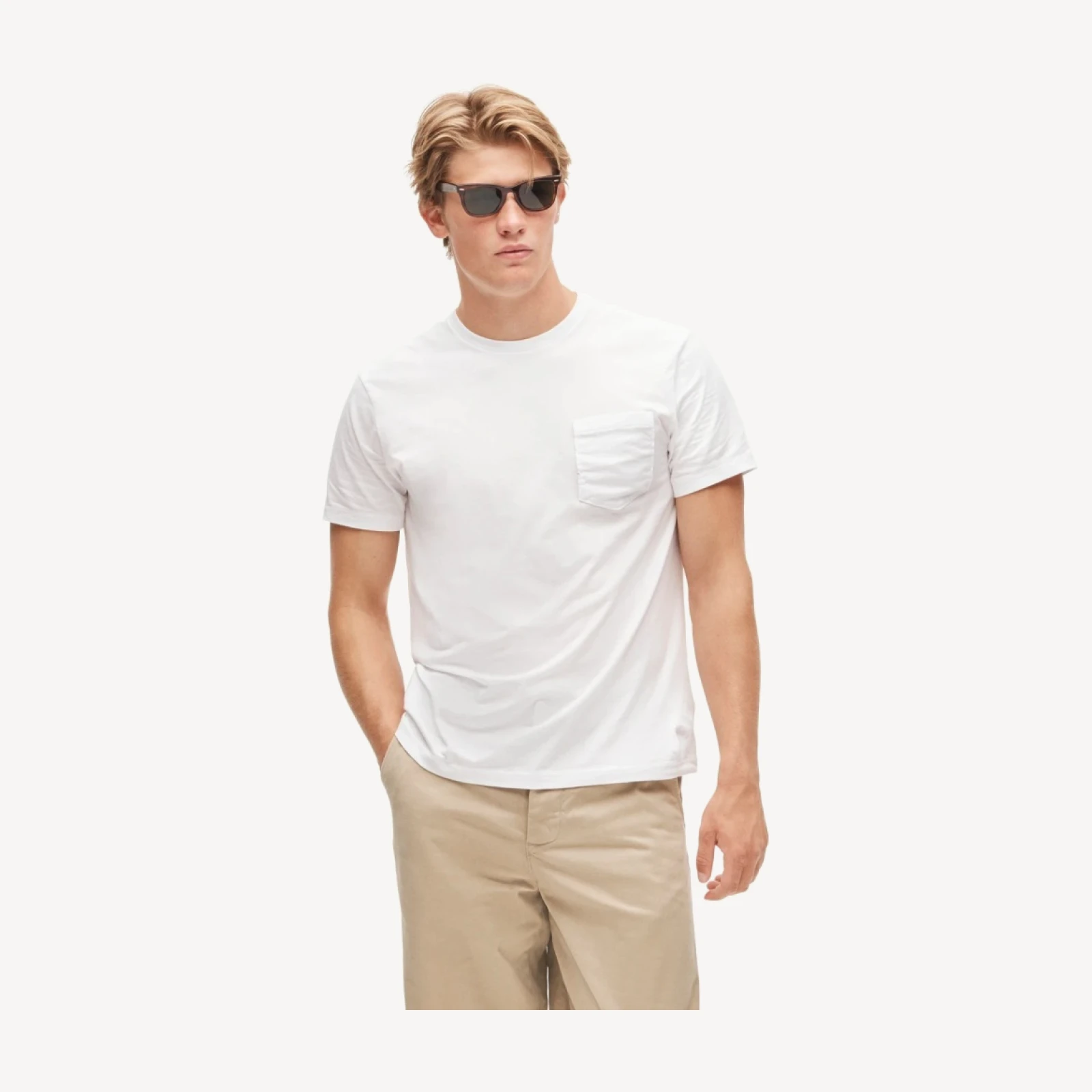 Broken-in pocket T-shirt