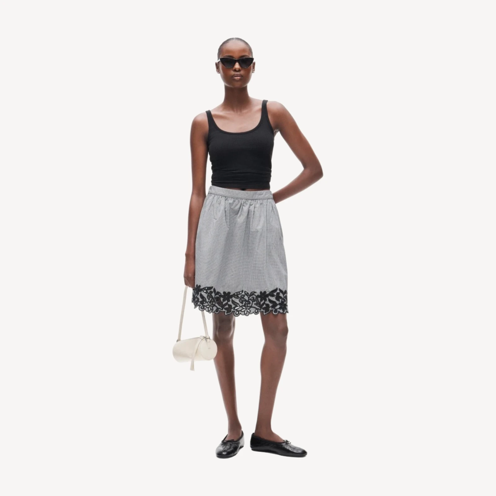 Embroidered knee-length skirt in gingham cotton poplin