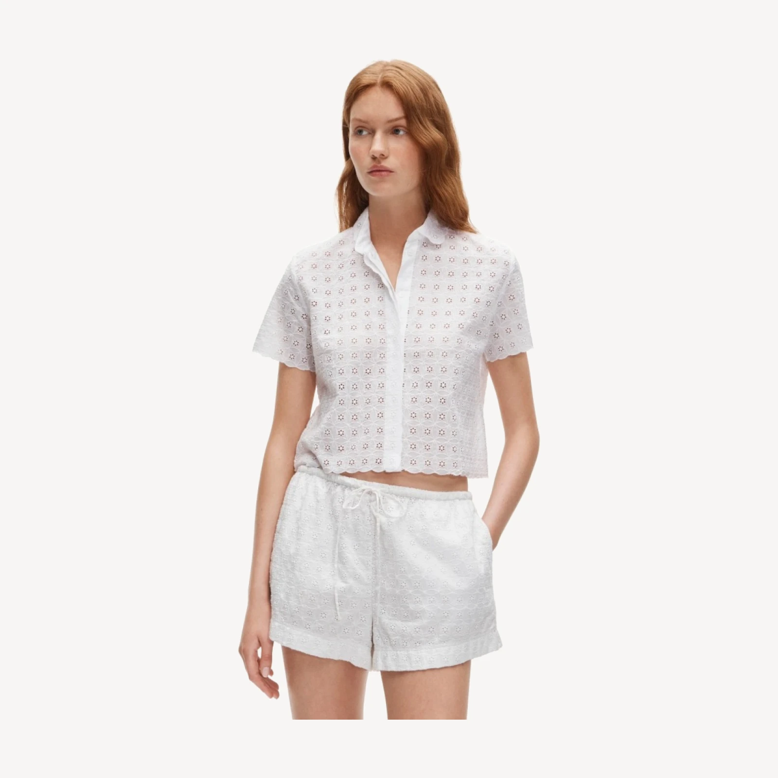 Cruise eyelet short in cotton poplin