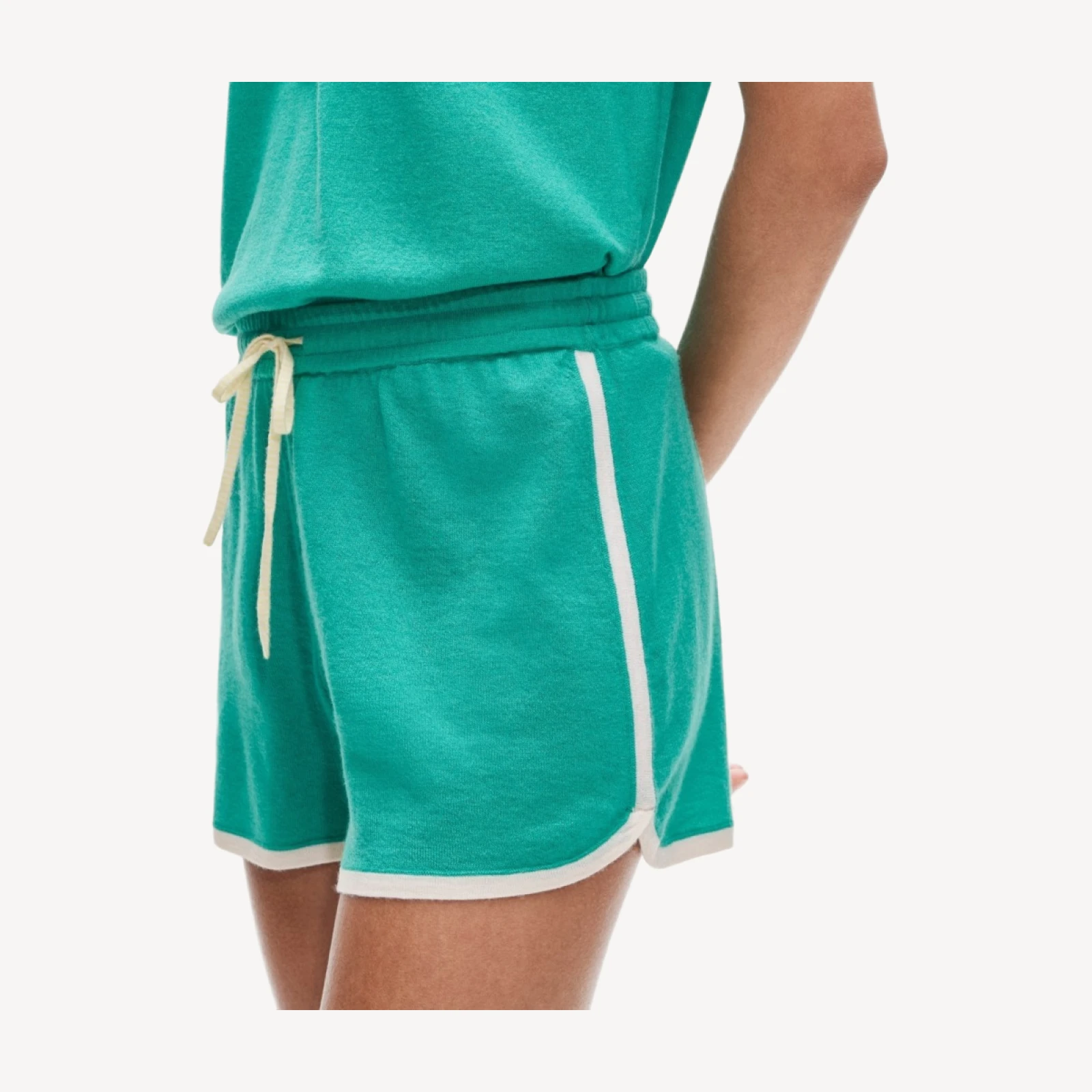 Featherweight cashmere drawstring short