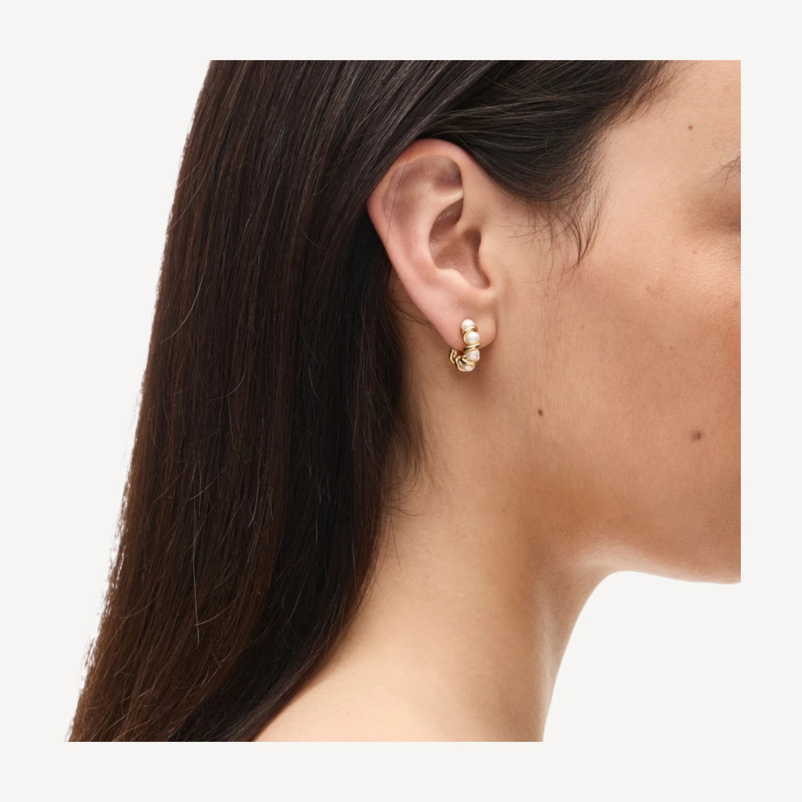 Twisted pearl hoops