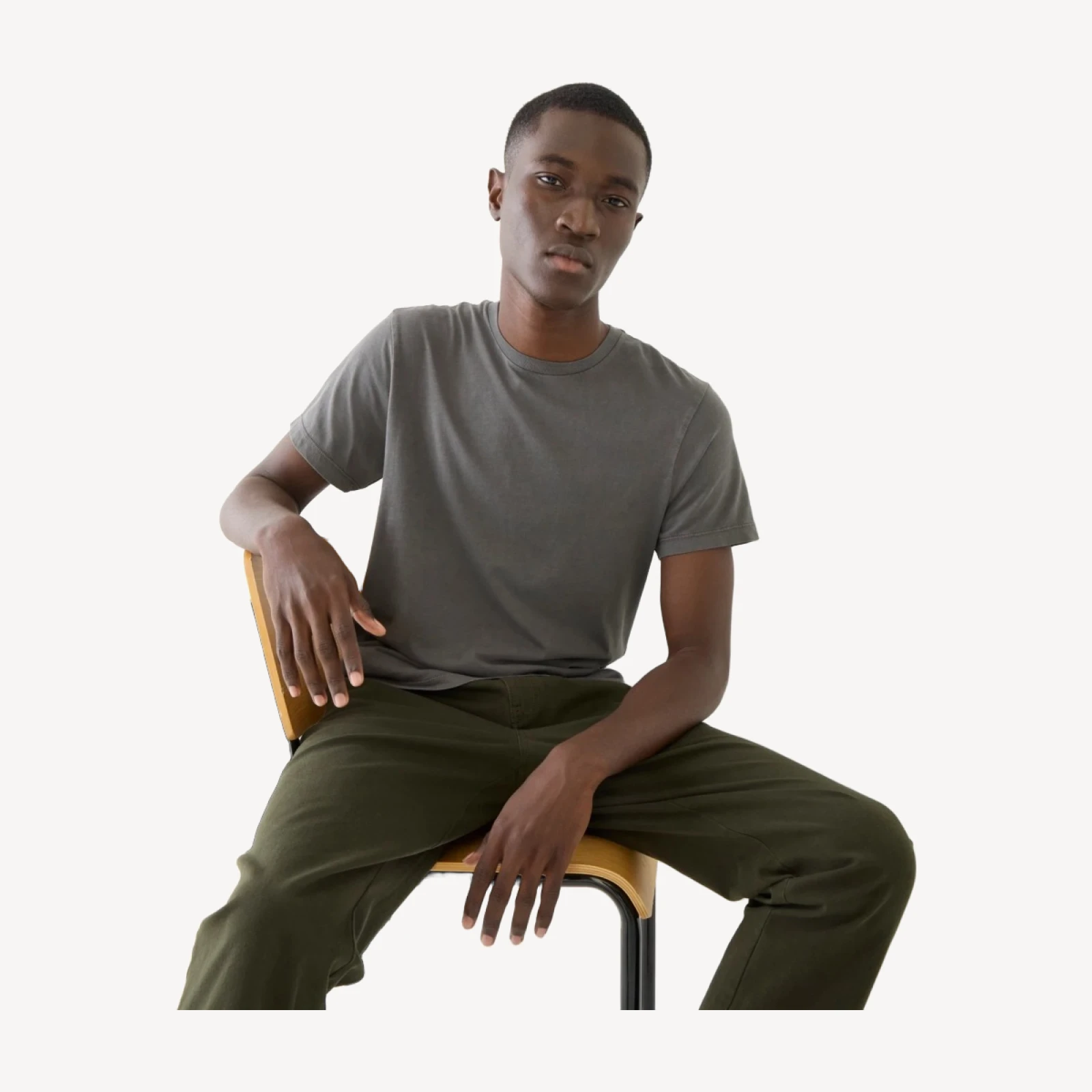 Broken-in short-sleeve T-shirt