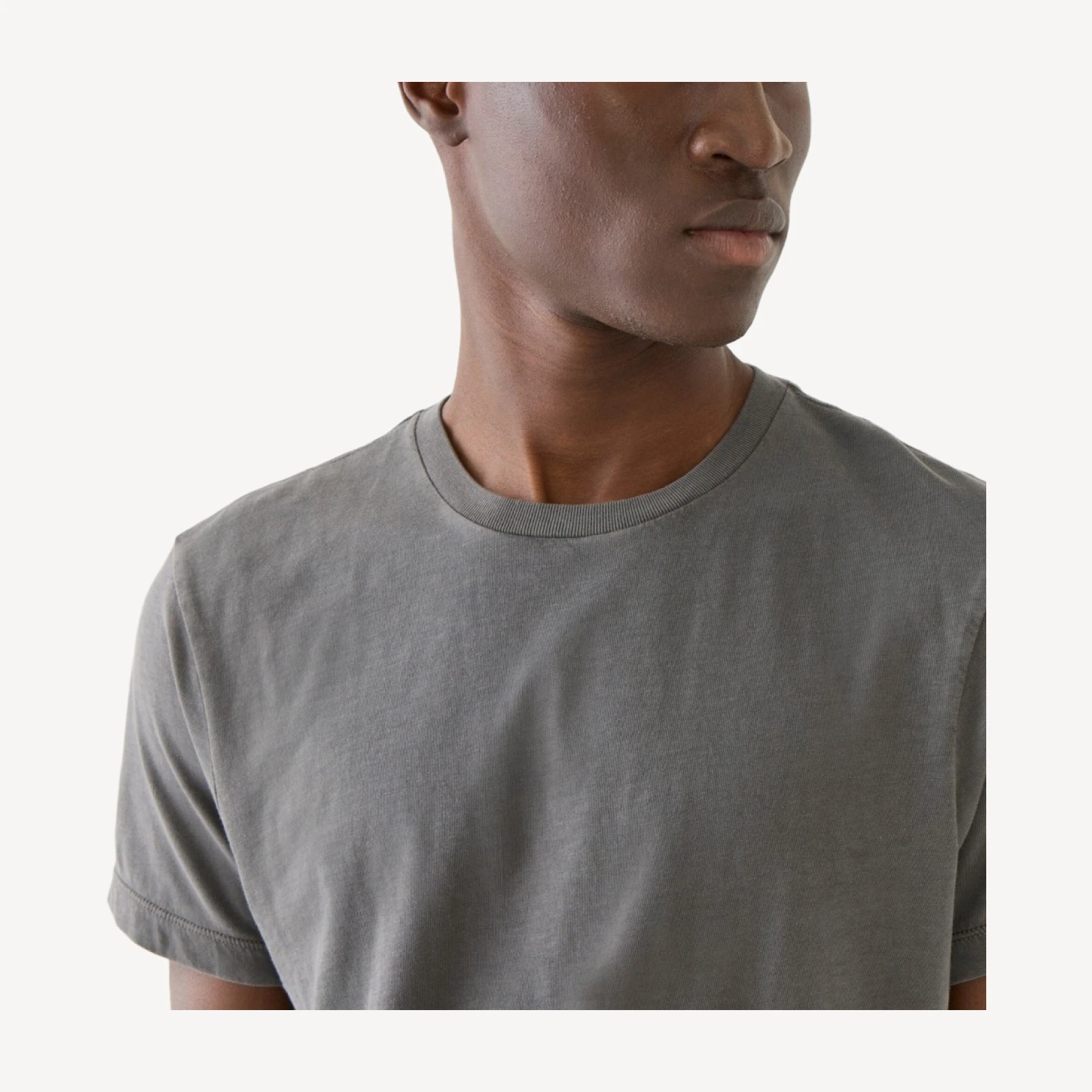 Broken-in short-sleeve T-shirt