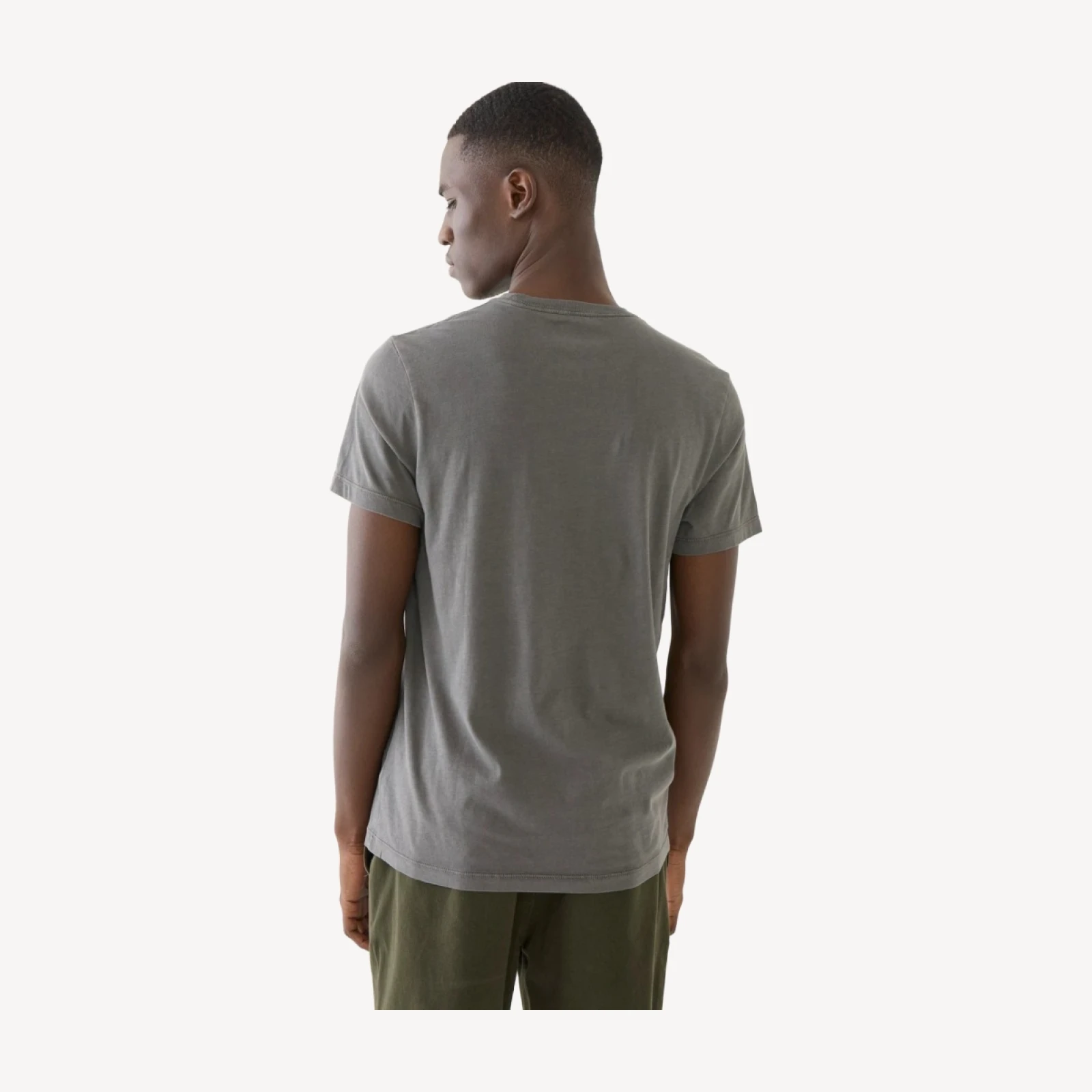 Broken-in short-sleeve T-shirt
