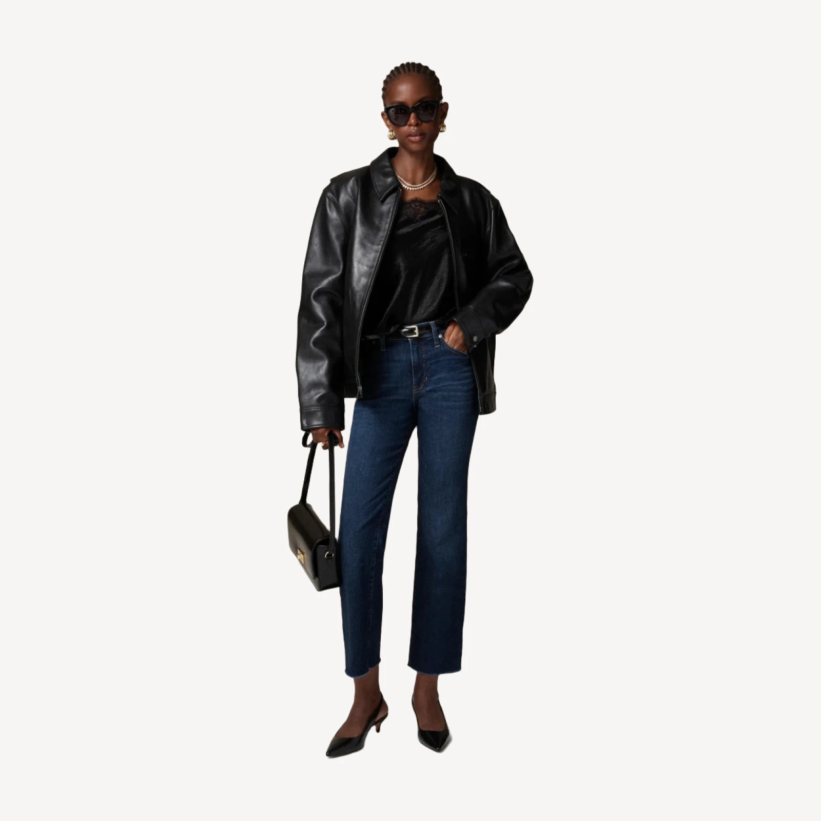 Mid-rise kickout jean