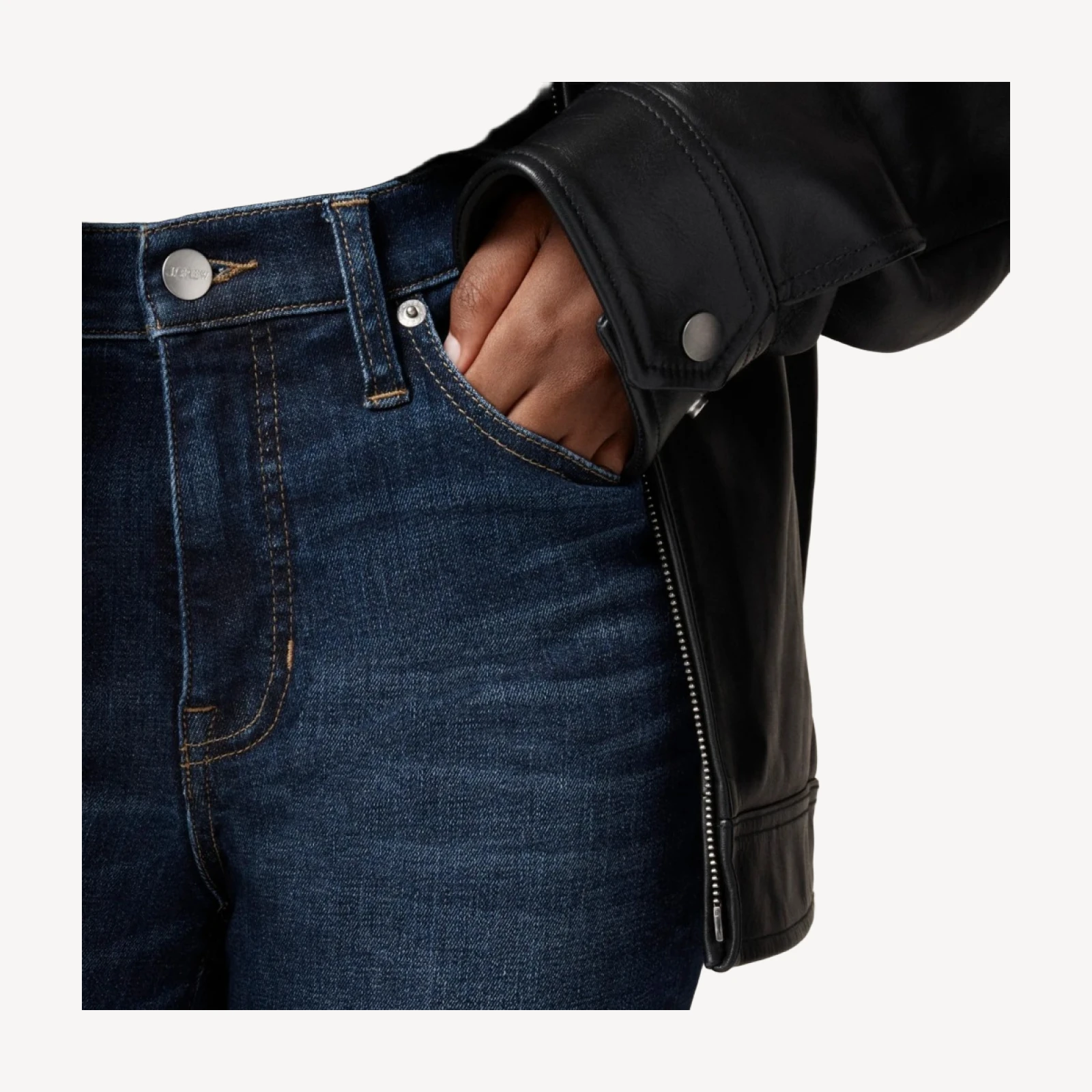Mid-rise kickout jean