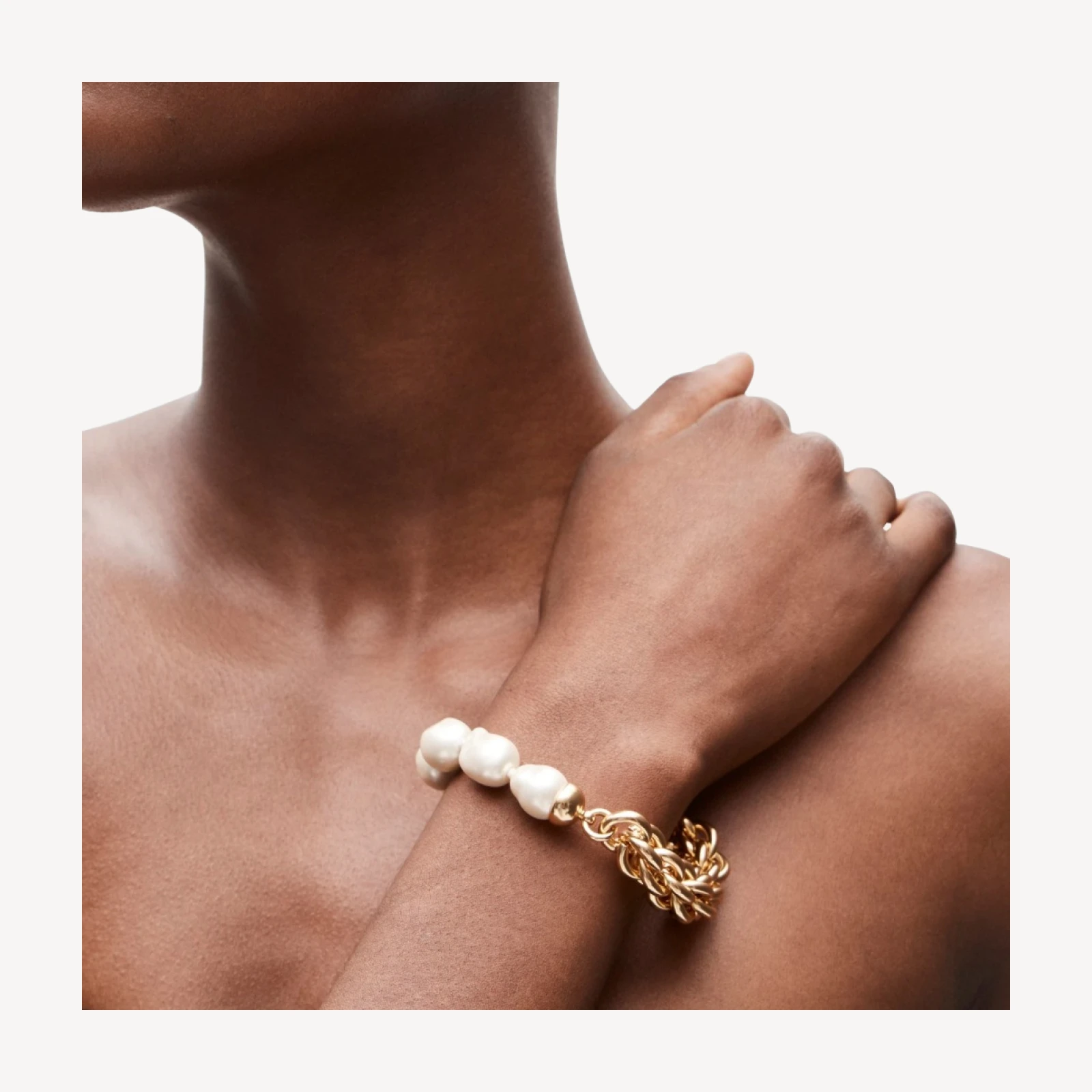 Pearl and chain bracelet