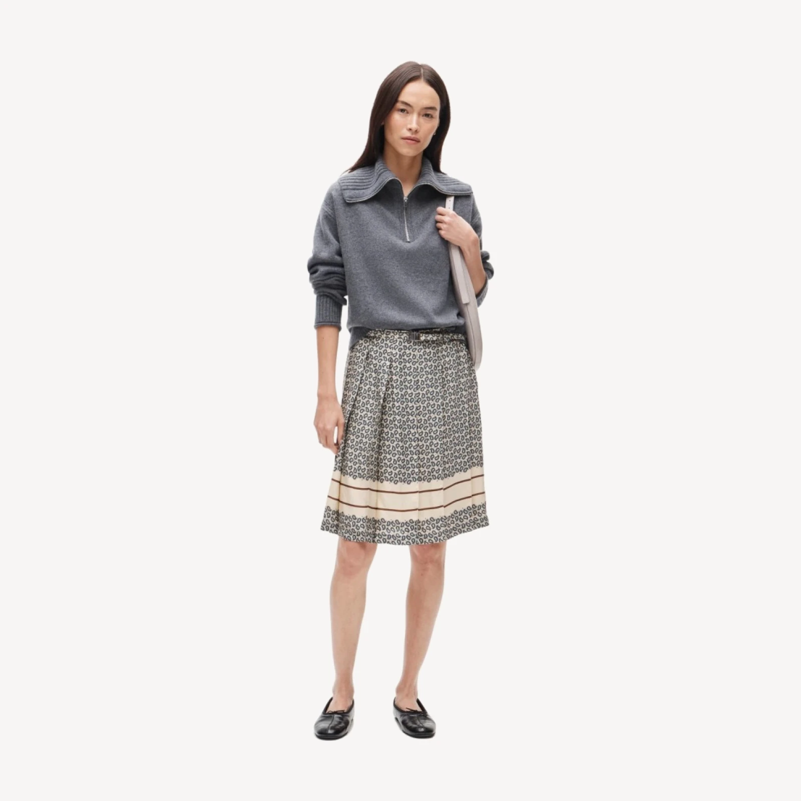 Pleated prep skirt in twill scarf print