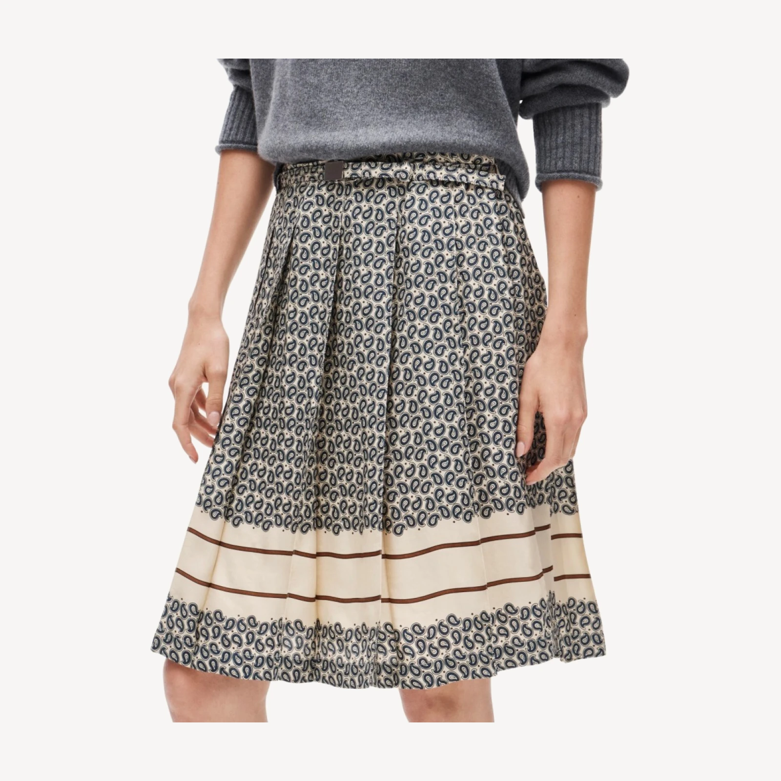 Pleated prep skirt in twill scarf print