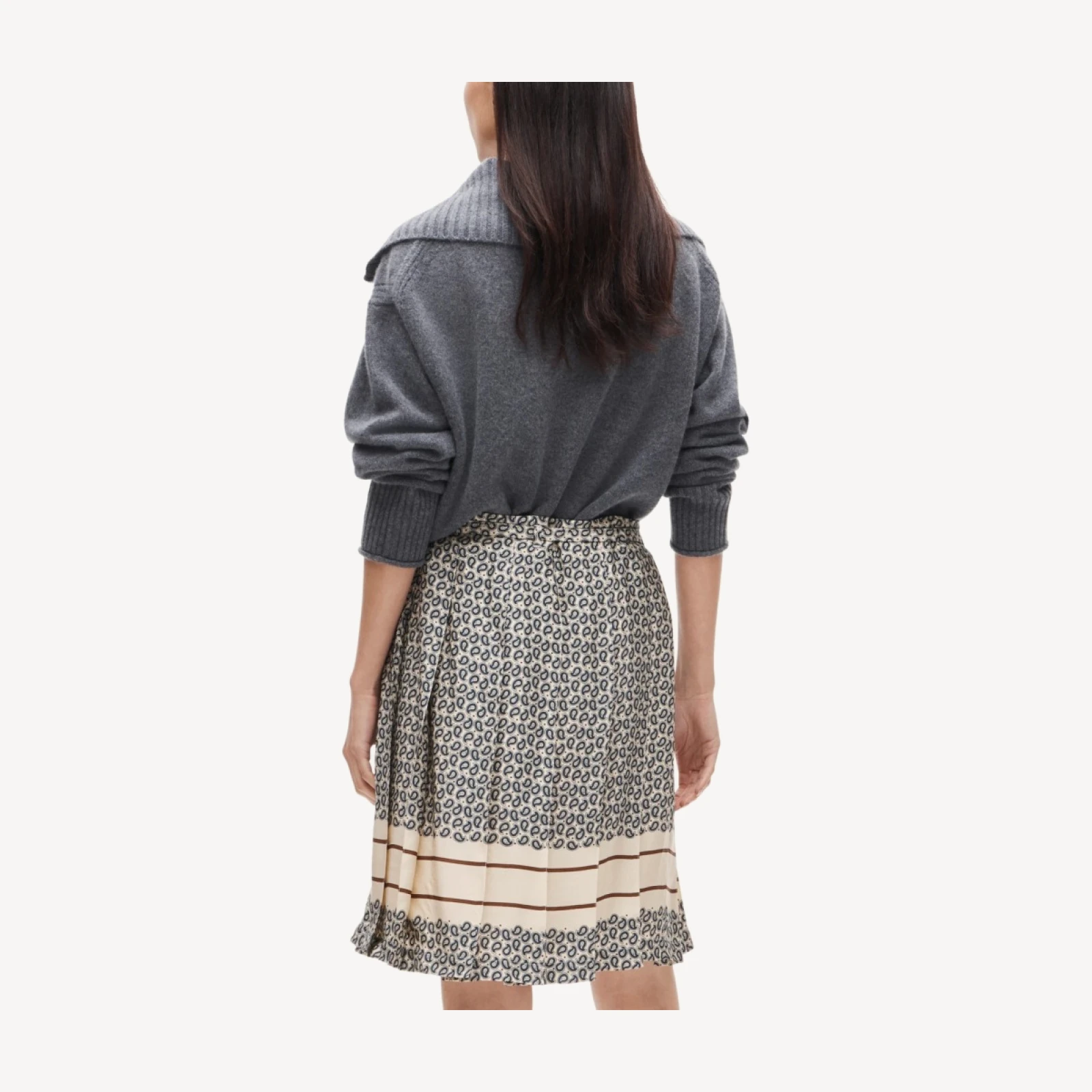 Pleated prep skirt in twill scarf print