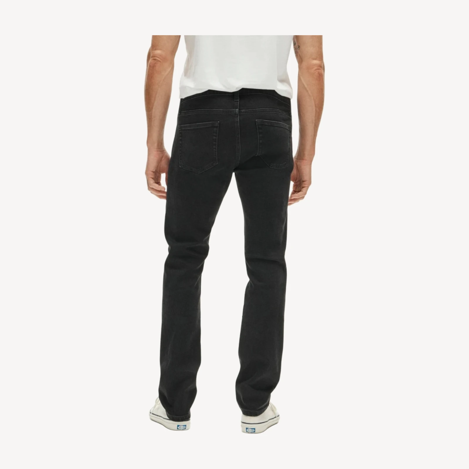 484 Slim-fit stretch jean in black wash