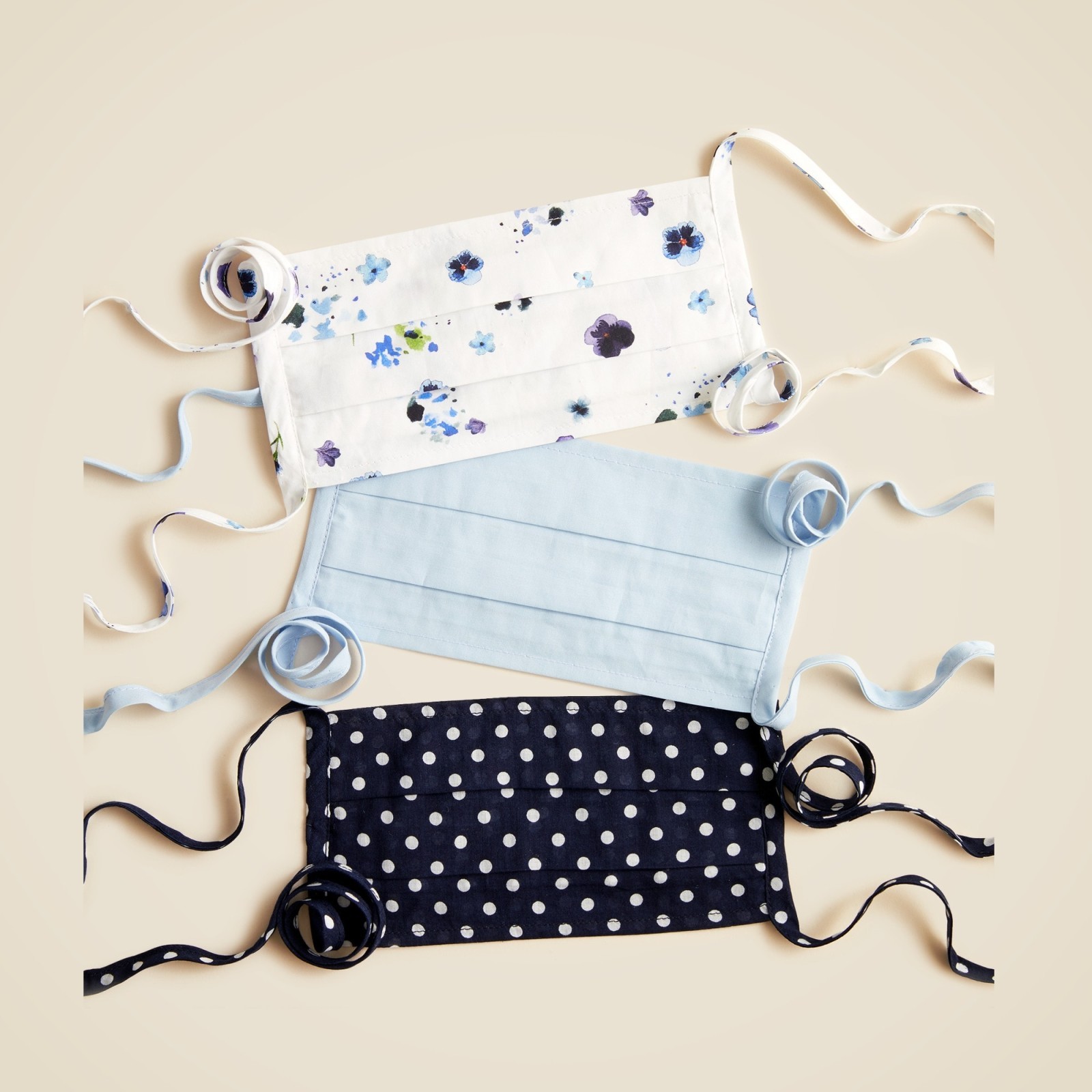 Three-pack nonmedical tie-back face masks