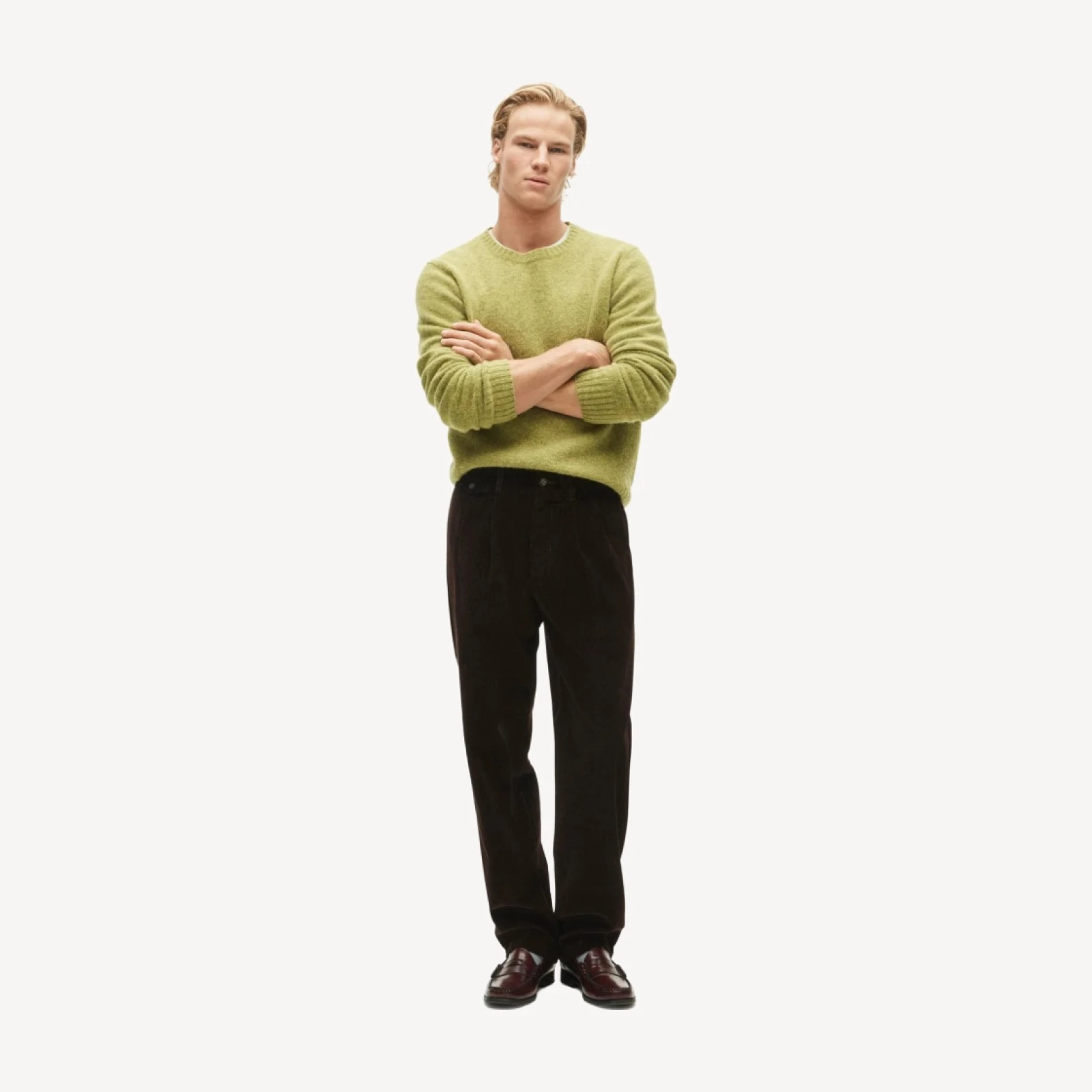 Relaxed-fit double-pleated corduroy pant