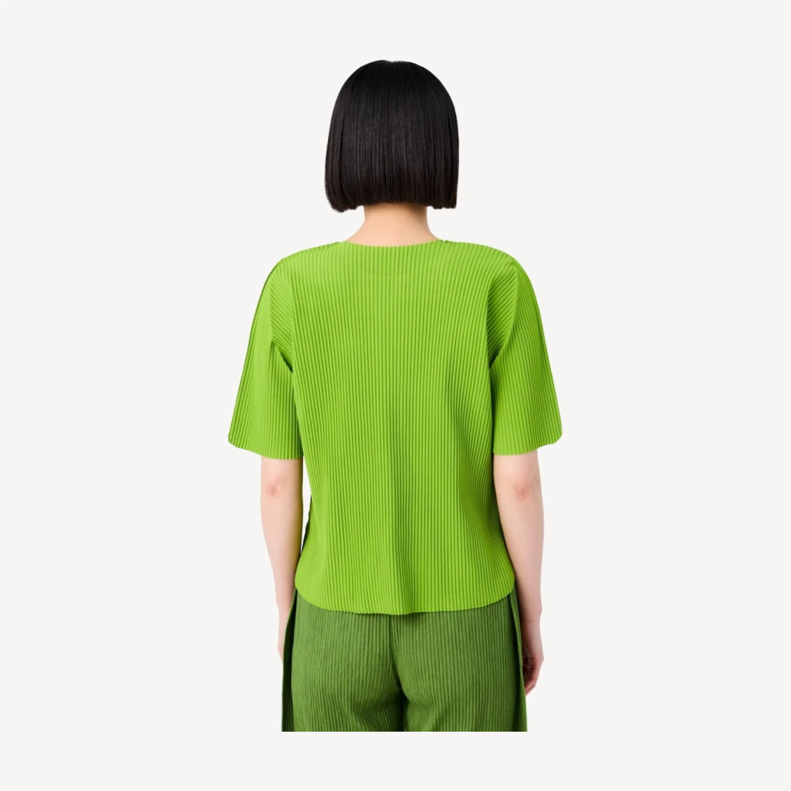 ROUND PLEATS